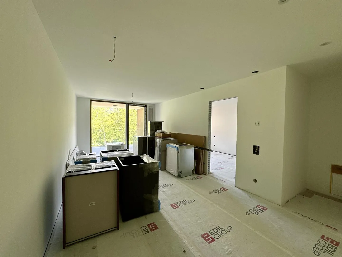 NEW 2.5-ROOM APARTMENT WITH LARGE TERRACE IN LUMINO - Photo 6 of 10