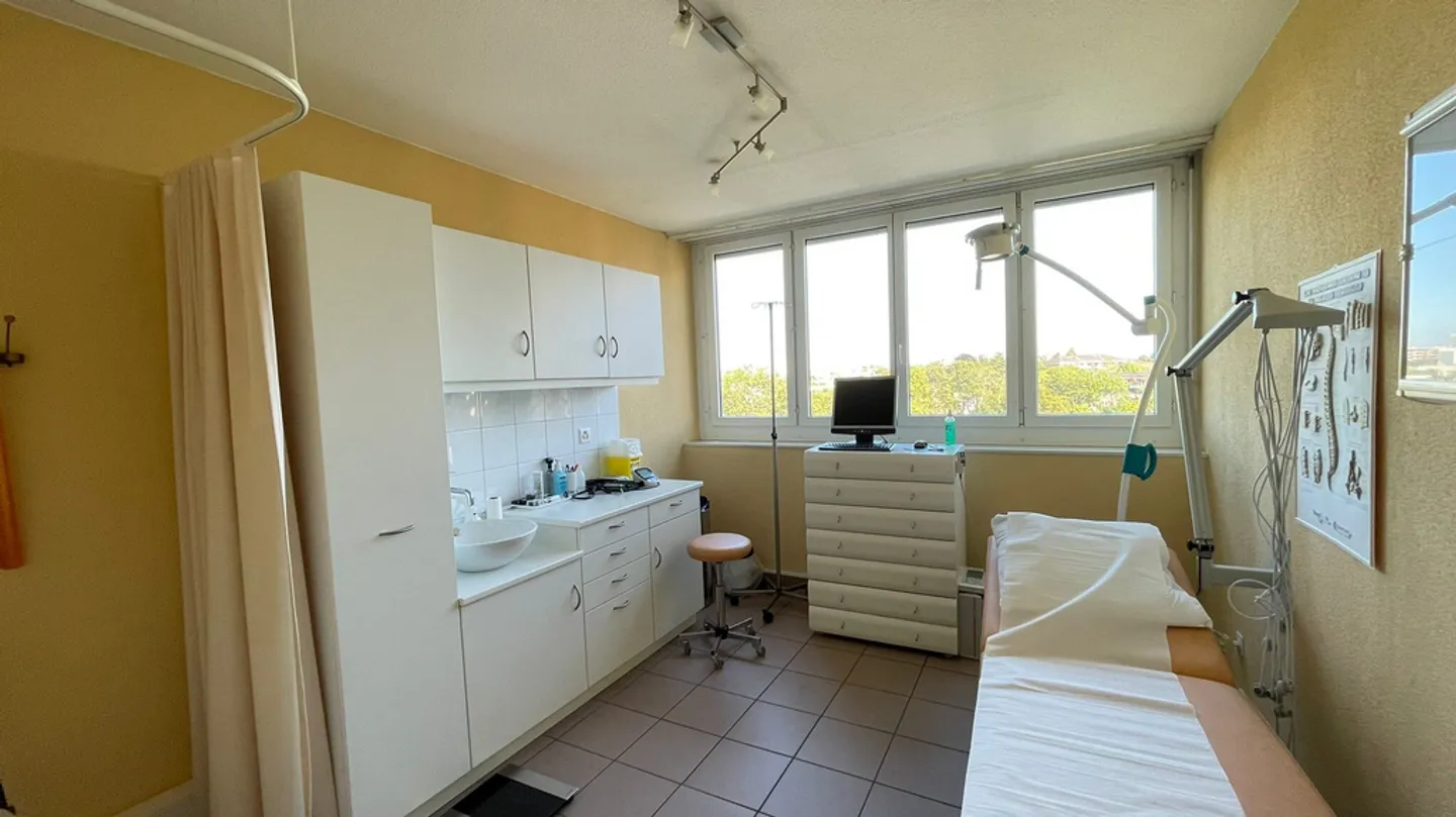 Bureau - Photo 3 sur 4