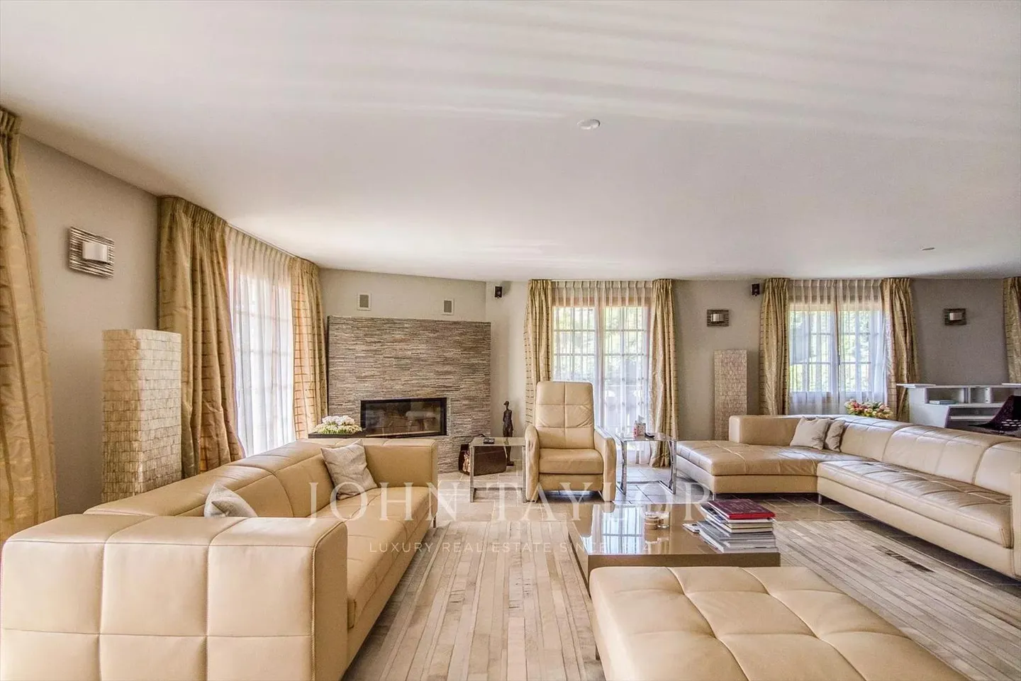 CO-EXCLUSIF! Magnifique chalet familial avec vue panoramique sur la montagne - Photo 12 sur 13