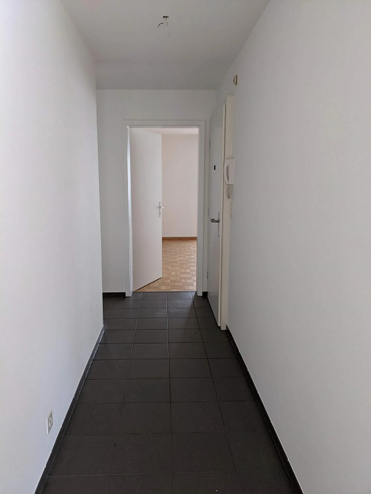 Beautiful, Quiet 3.5-Room Apartment in Reinach - Photo 10 of 12