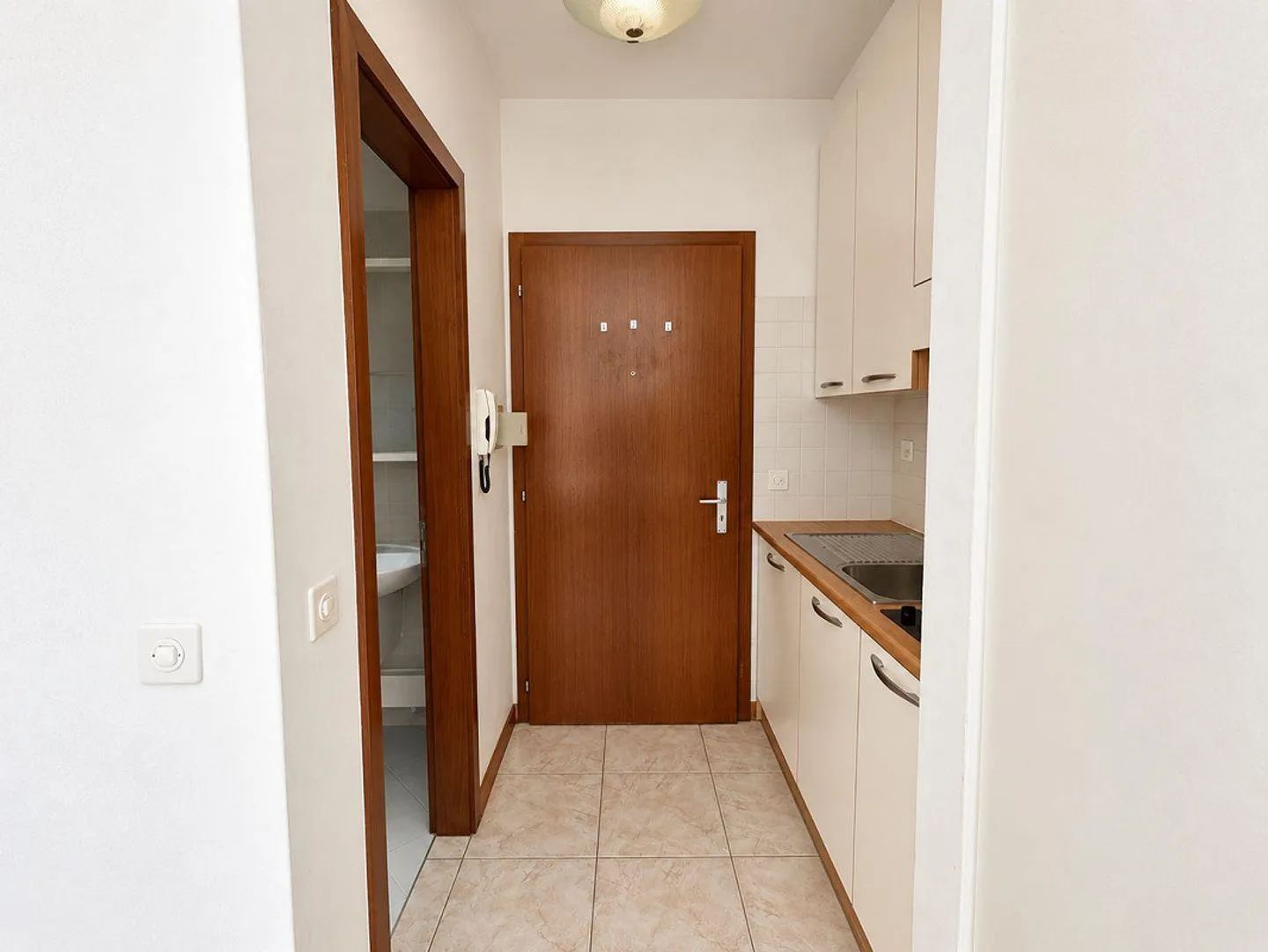 Studio in prestigious residential complex with garden in Paradiso - Photo 2 of 6
