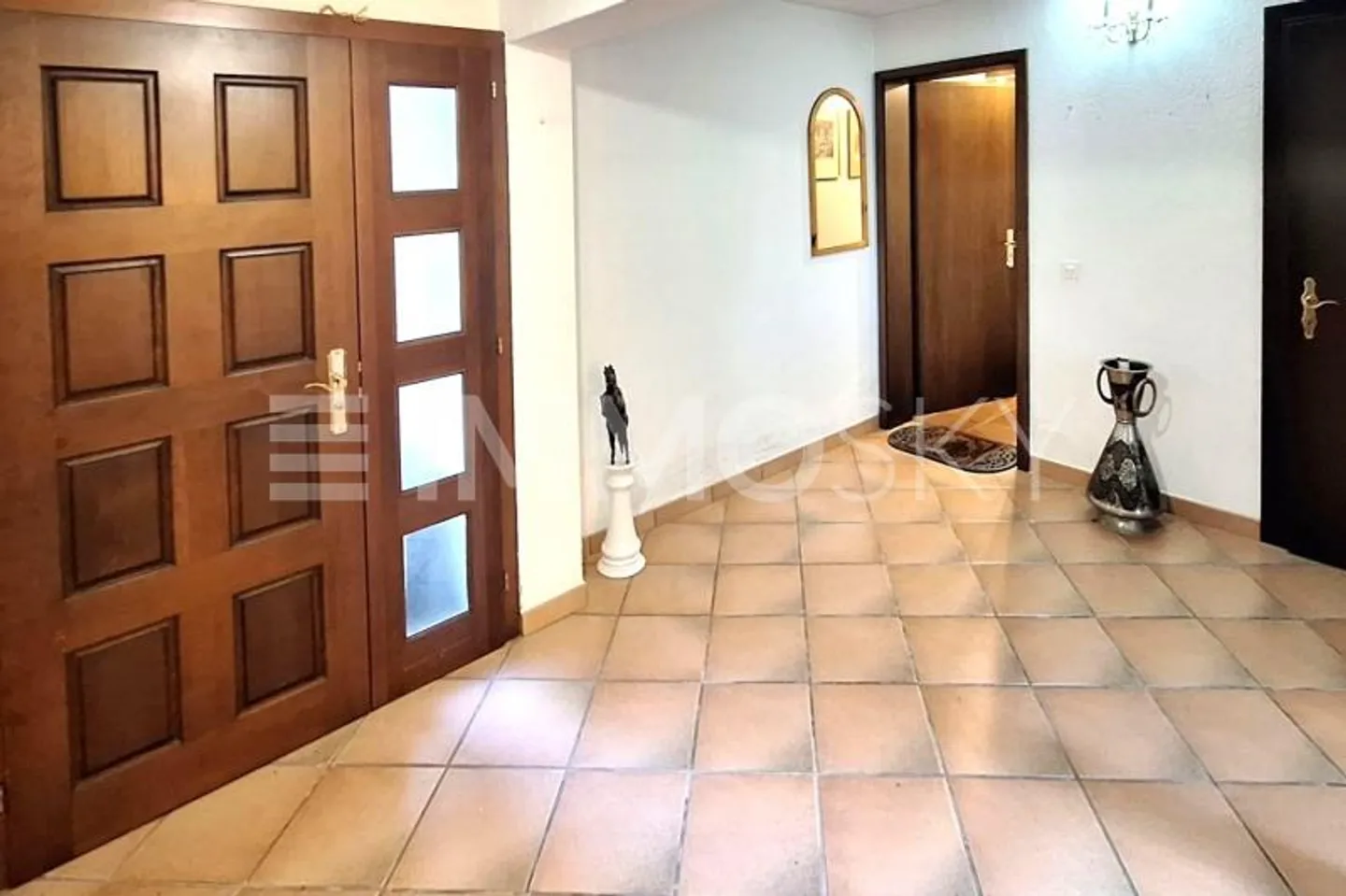 Swimming pool, garden and bright environments - Photo 6 of 8