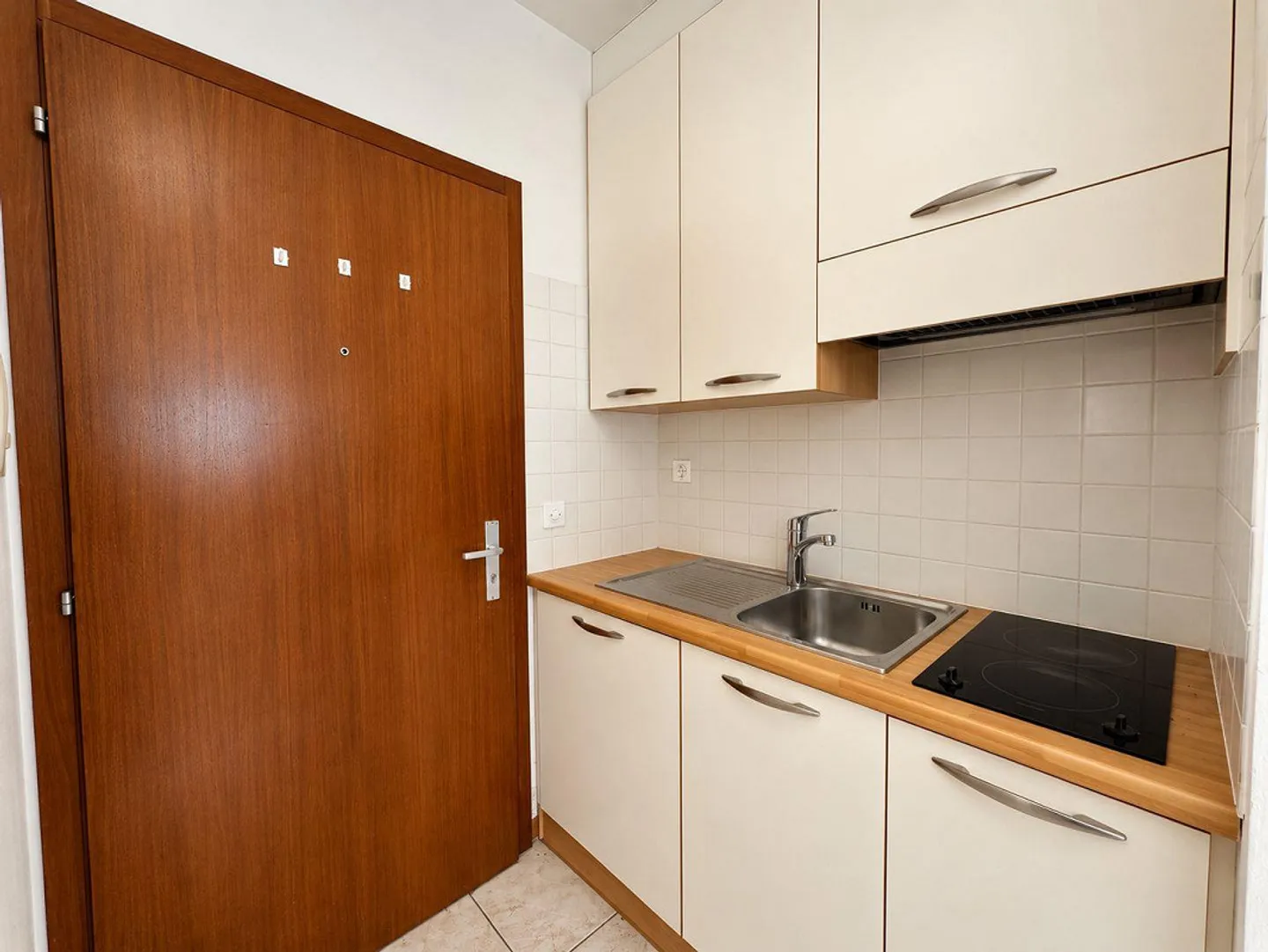 Studio in prestigious residential complex with garden in Paradiso - Photo 3 of 6