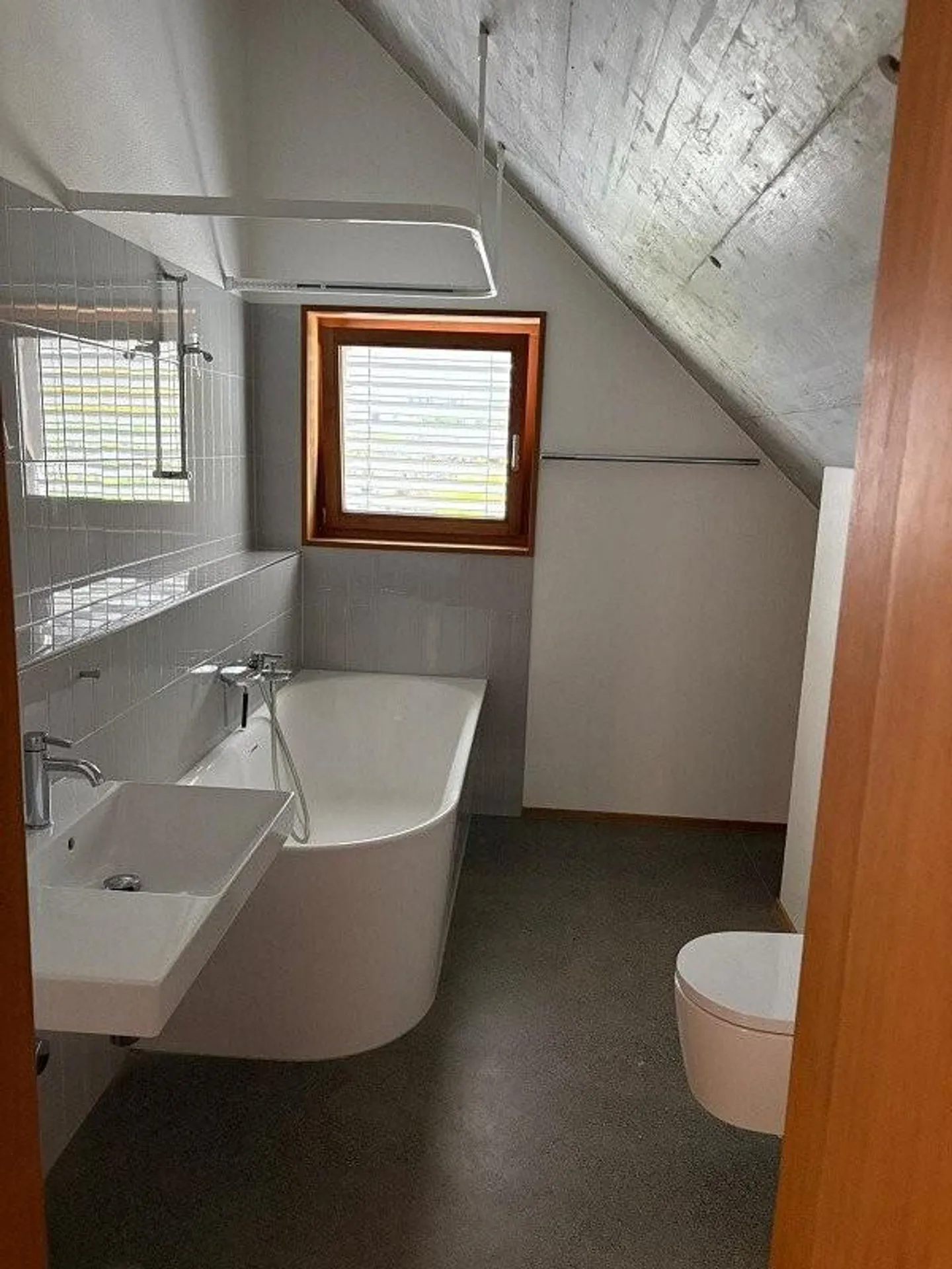 Moderne Wohnung inmitten der Rebberge - Foto 8 von 11