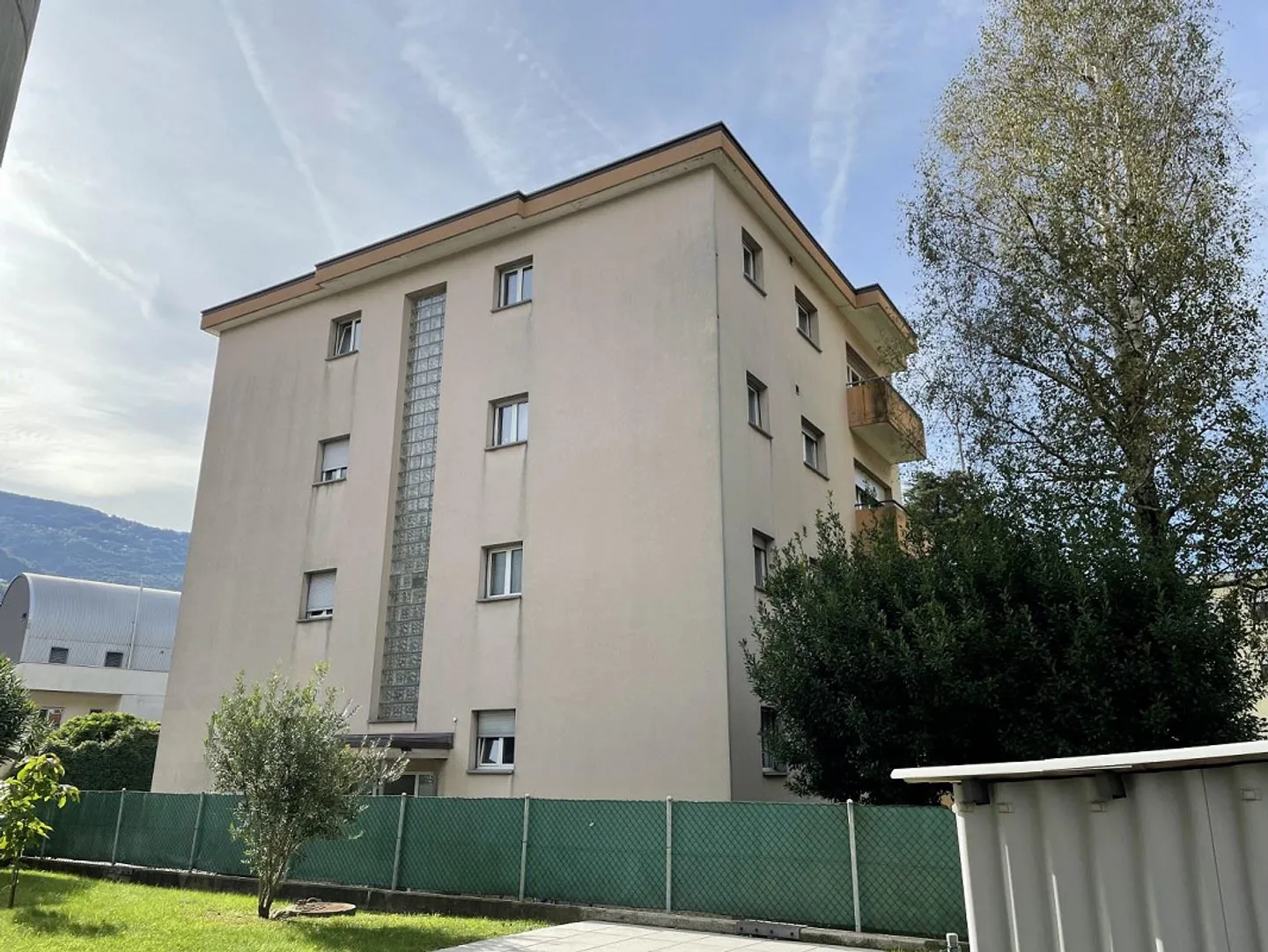 APPARTAMENTO 2.5 LOCALI AL QUARTO ED ULTIMO PIANO - Foto 1 di 8