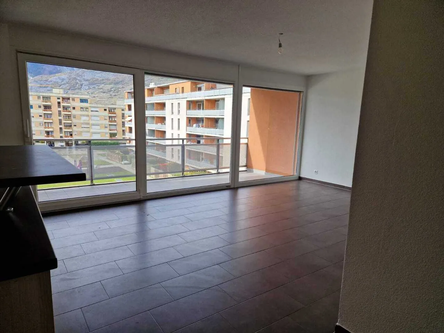 Superbe appartement lumineux 4.5 pièces - Photo 3 sur 11
