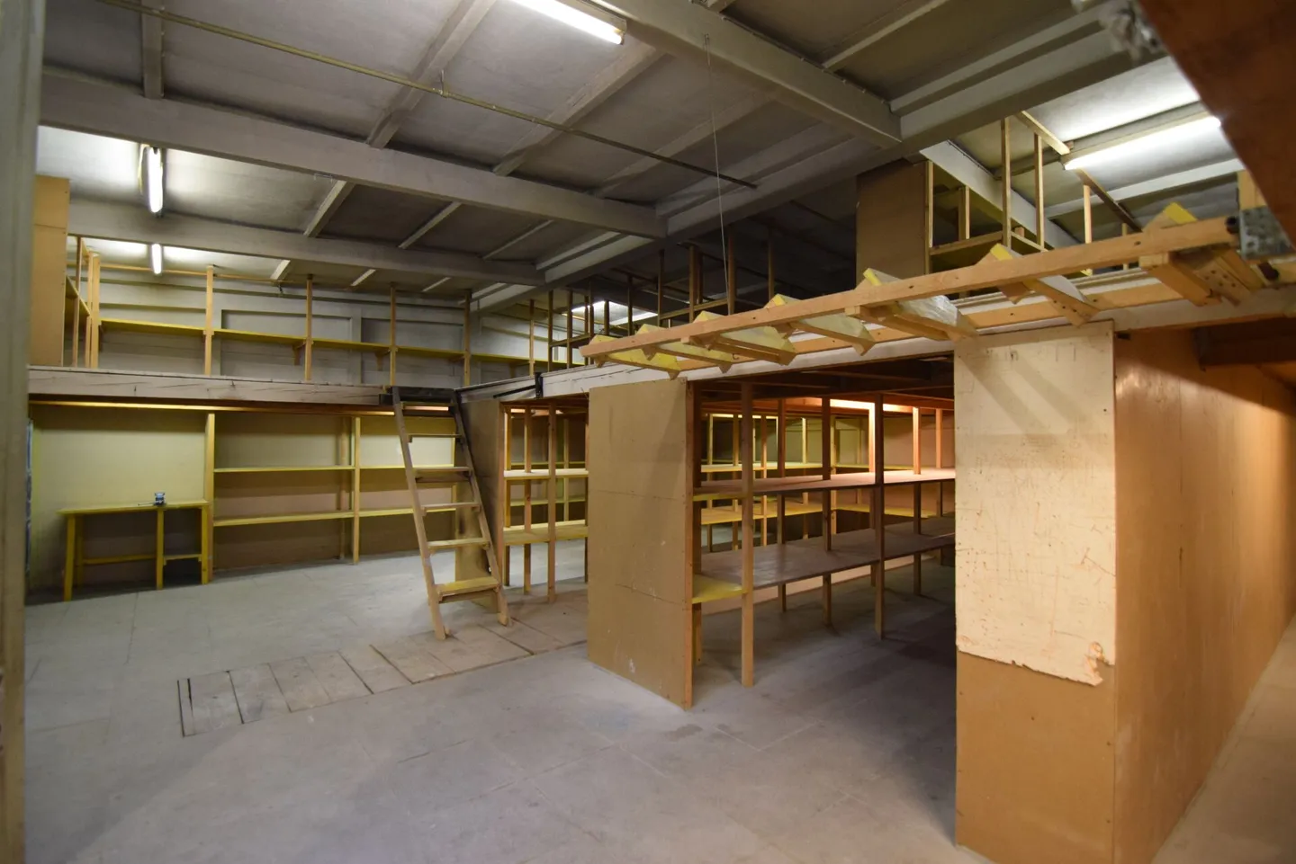 Lagerhalle im Zentrum von Neuhausen - Photo 2 of 3