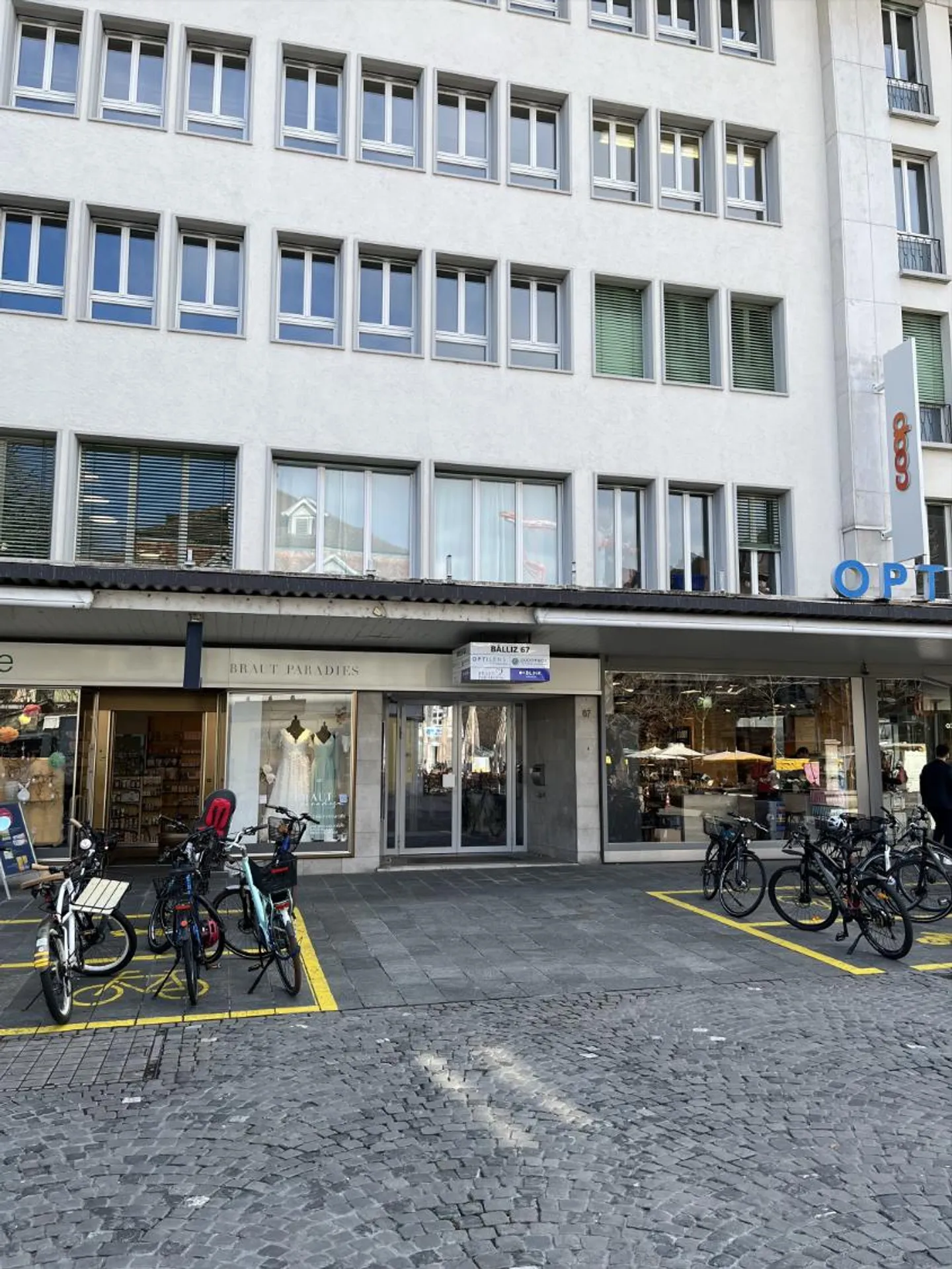 Il tuo nuovo spazio ufficio nella posizione più centrale di Thun! - Foto 1 di 2