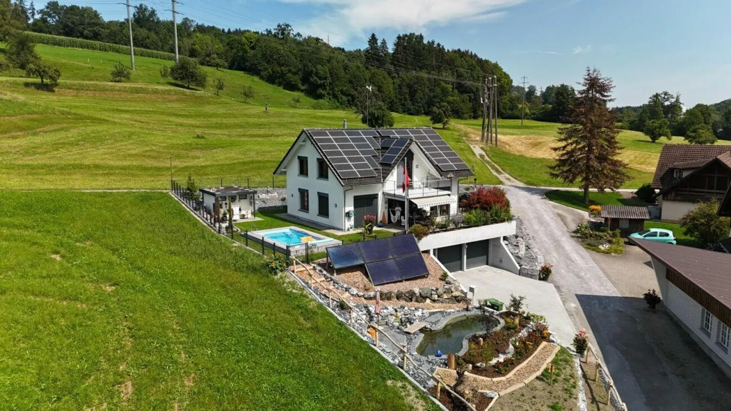 Dream Residence on the Edge of the City - Photo 17 of 18