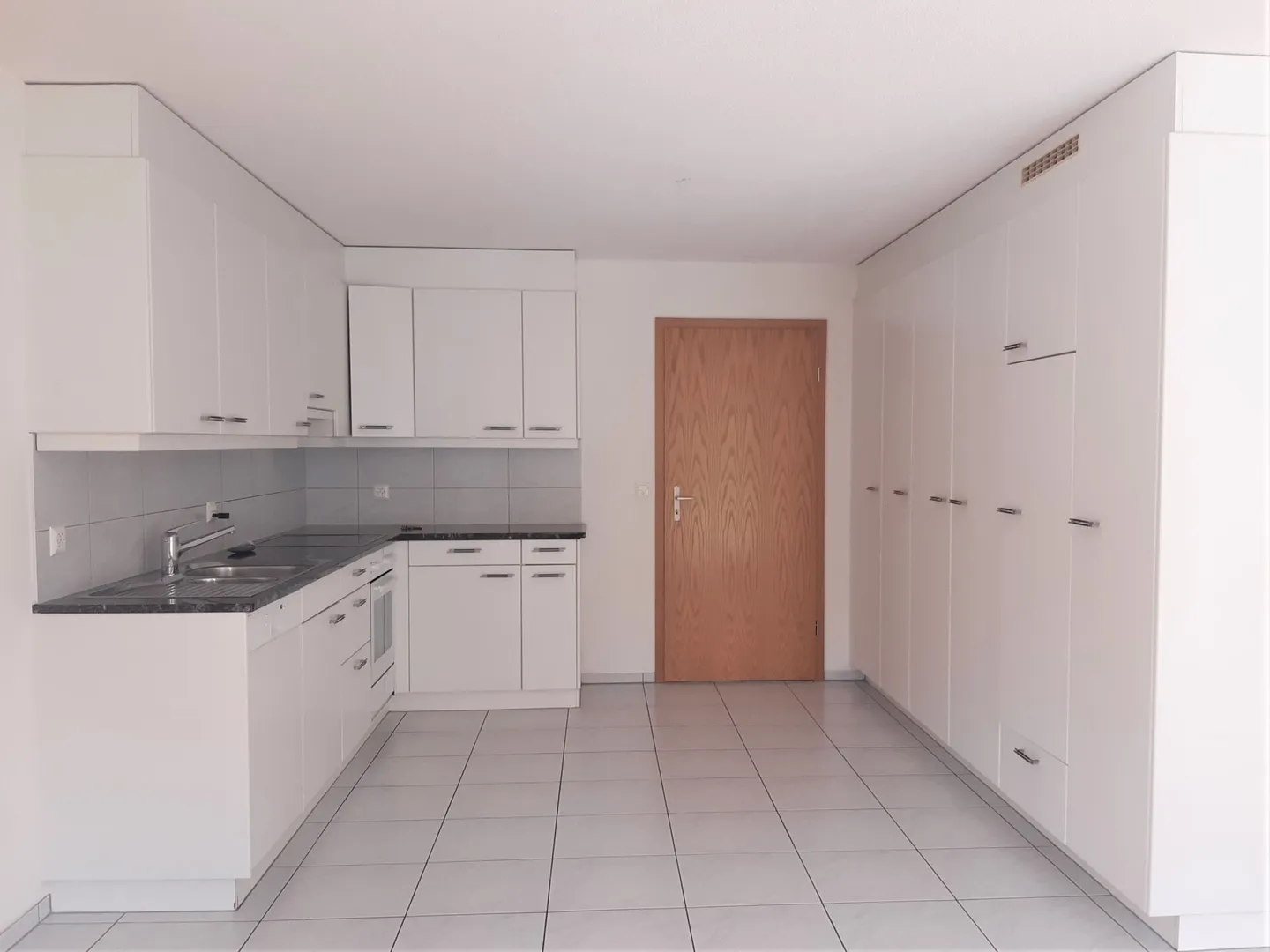 3.5-room ground floor apartment with garden - Photo 4 of 14