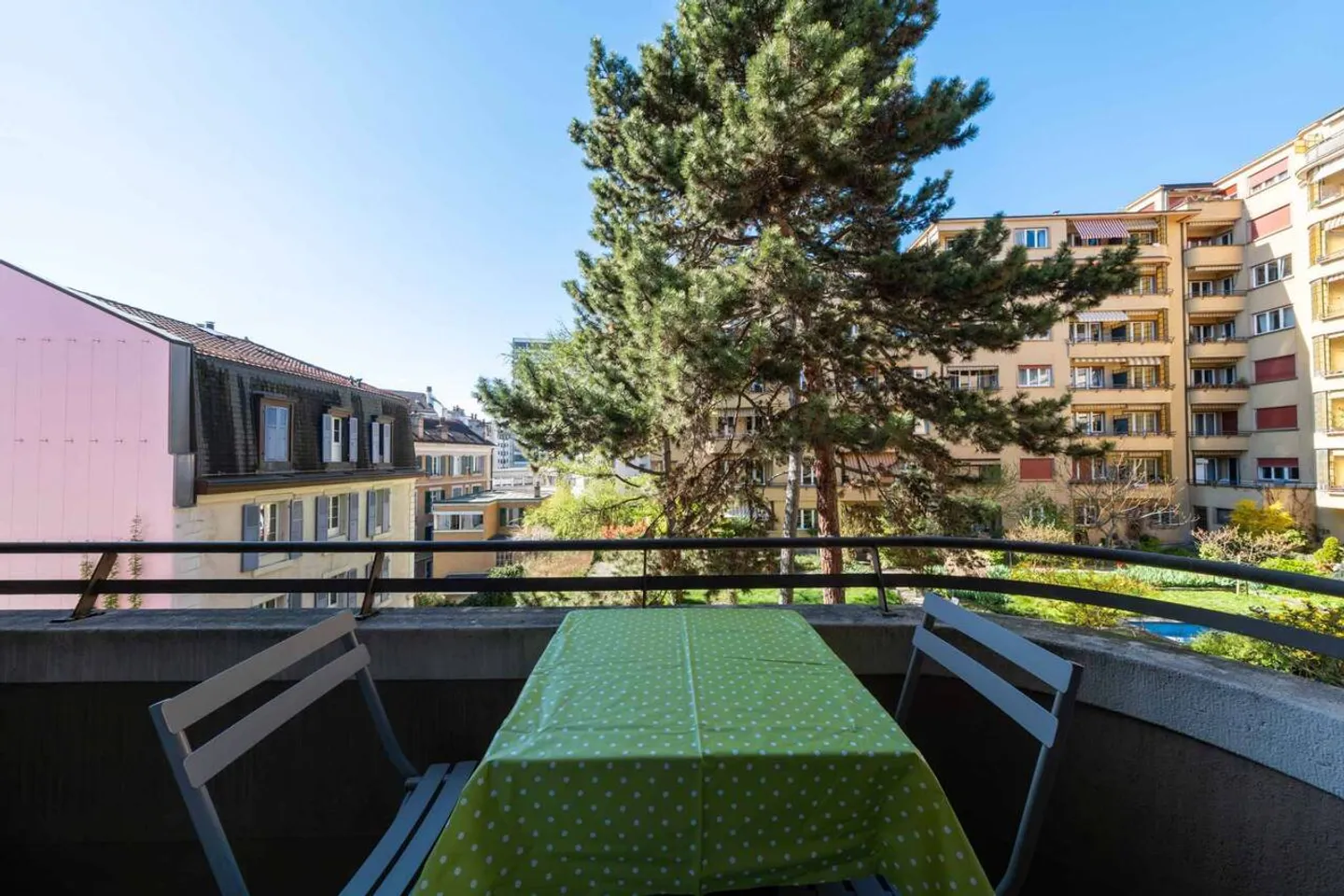 In the heart of the city, charming 1.5 room apartment with balcony - Photo 8 of 10