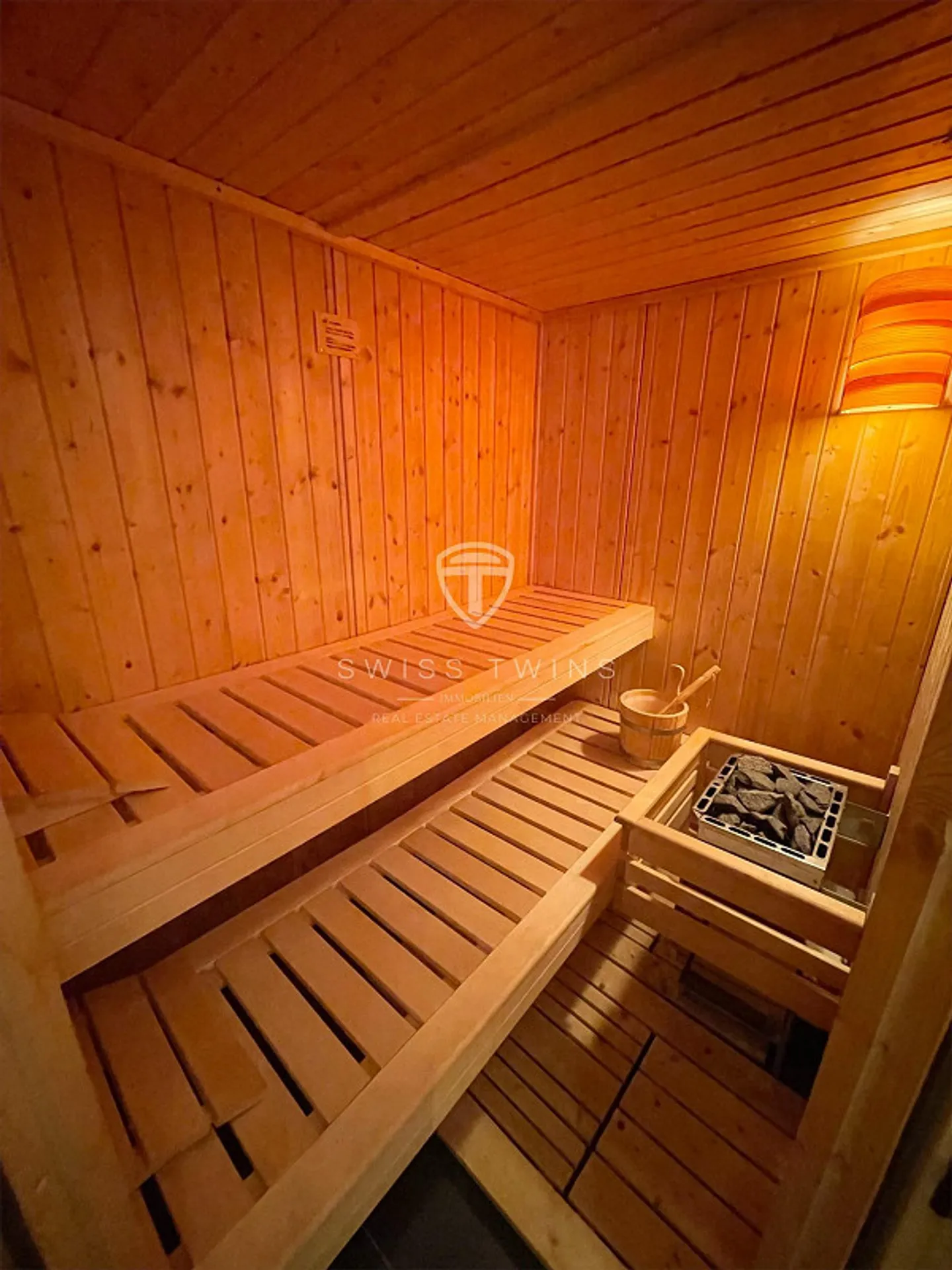 Modernes 6.5-Zimmer-Einfamilienhaus mit Wellnessoase in Emmenbrücke - Photo 11 sur 13