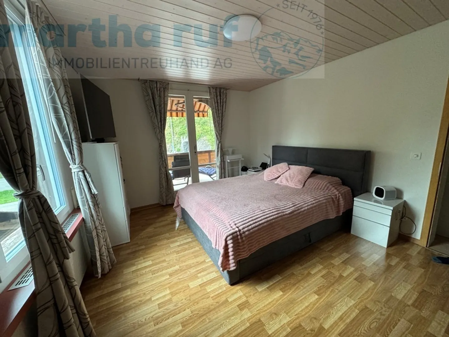 Multi-family house with 3 units, barn and large garden - Photo 11 of 22