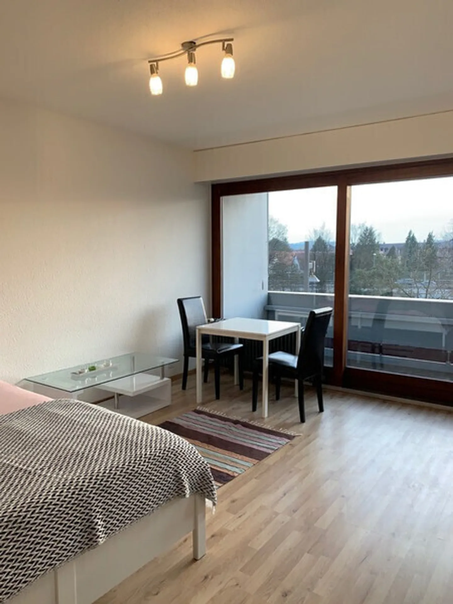 APPARTEMENT 1 PIÈCE À BERN - OSTRING, MEUBLÉ - Photo 3 sur 6