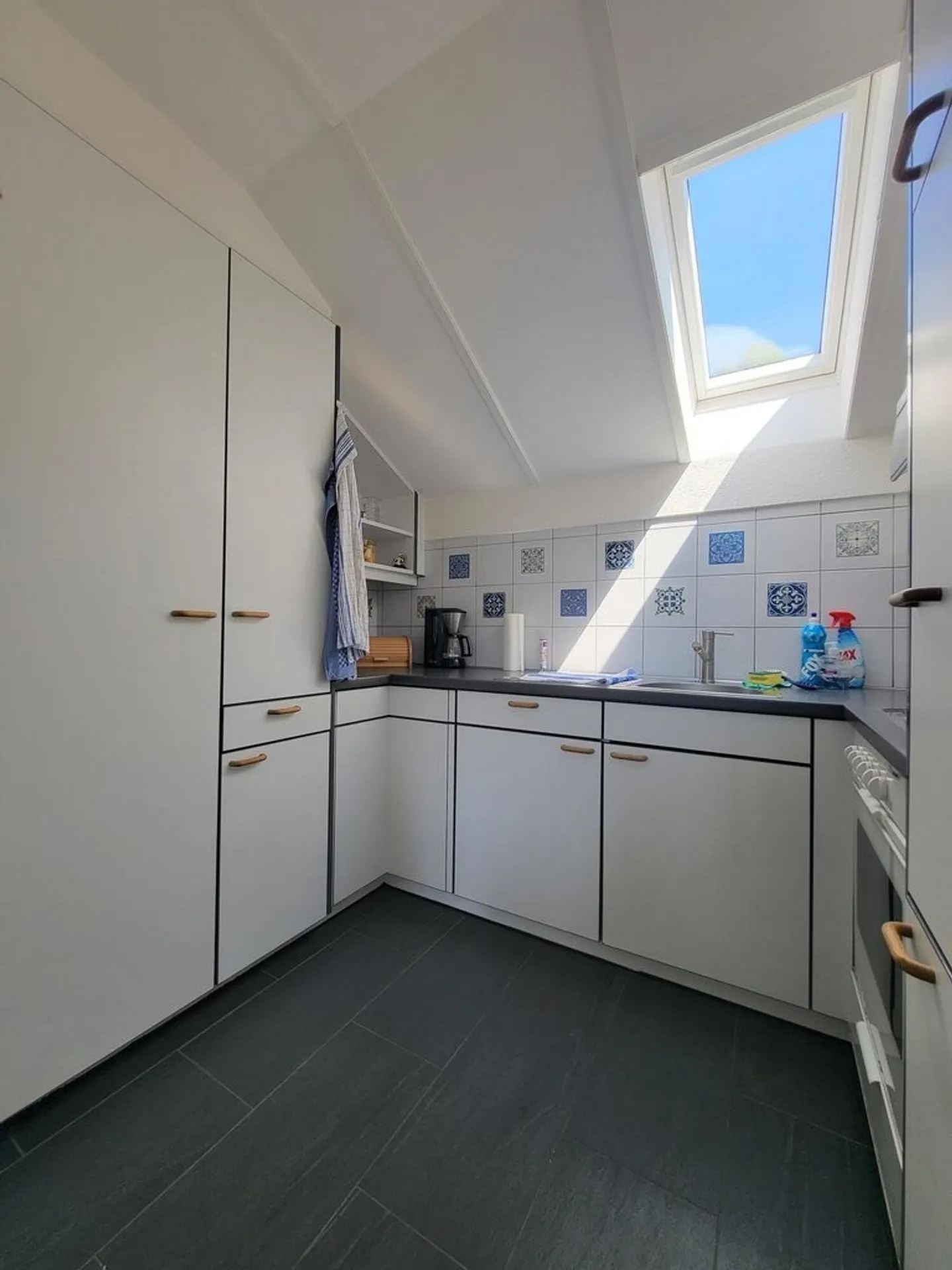 2.5 Room Apartment - Photo 2 of 5