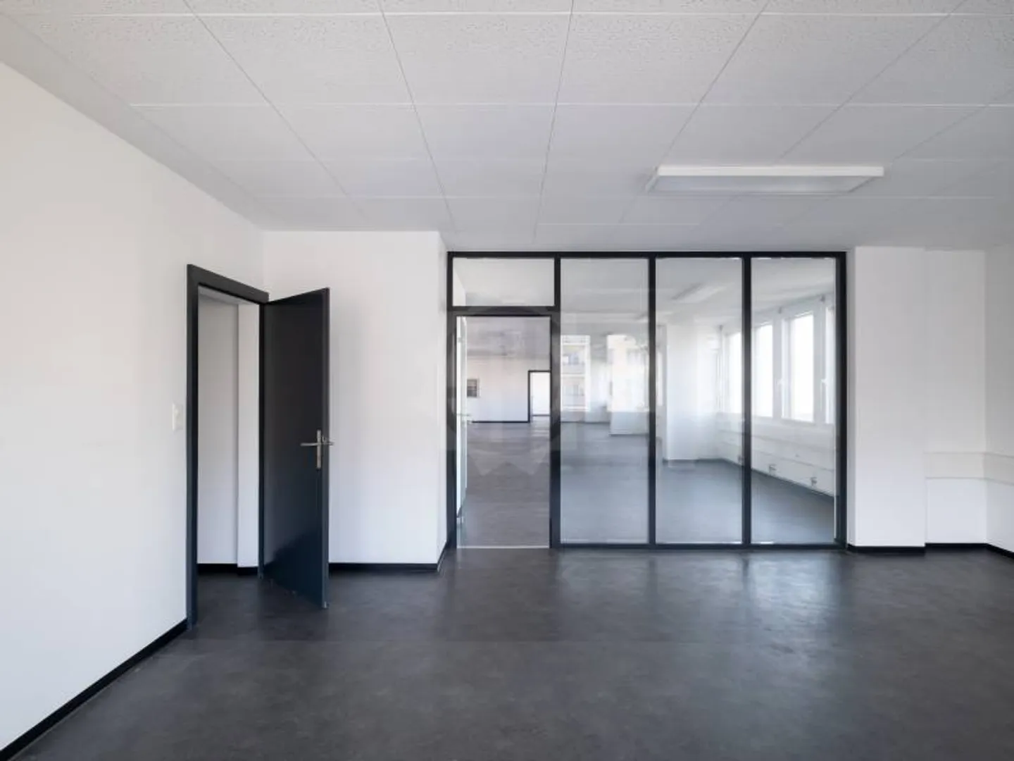 Large Offices - Les Acacias - Photo 9 of 11