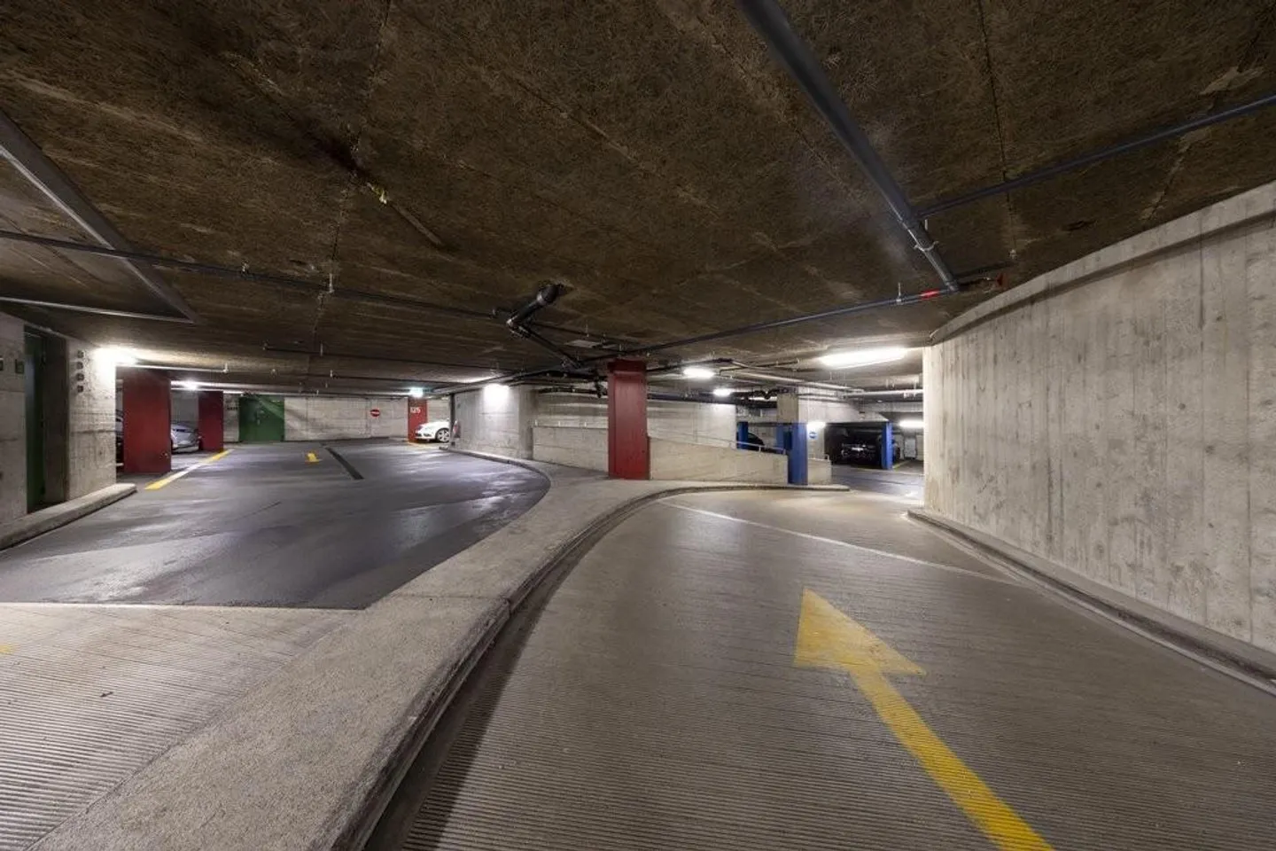 Parking space for rent in the center of Olten! - Photo 4 of 6