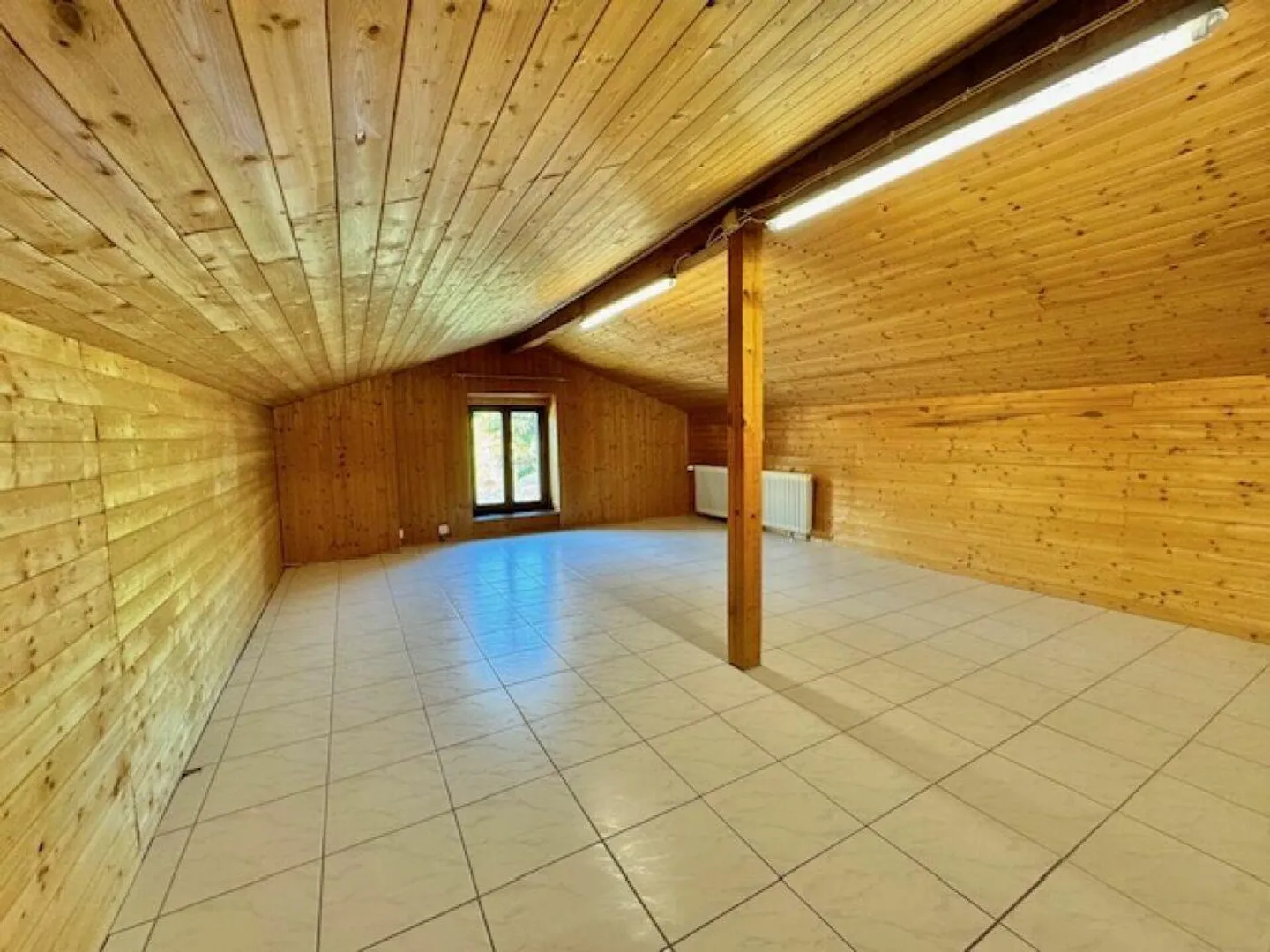 CONTRA - LARGE 5.5-ROOM APARTMENT FOR SALE - Photo 22 of 28