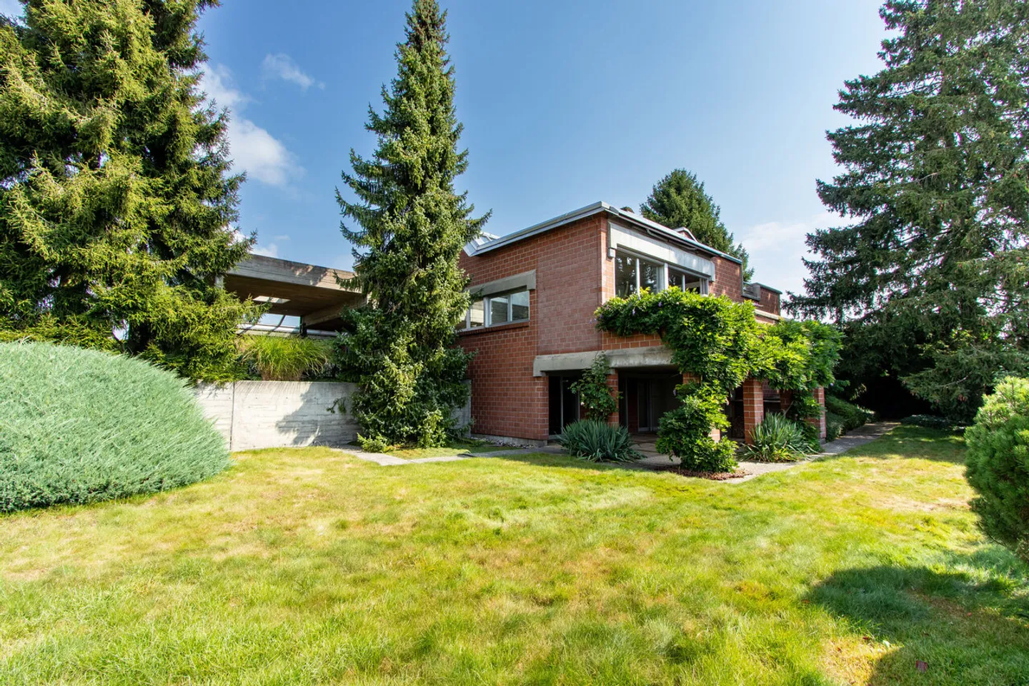 Spaziosa casa unifamiliare di 7,5 stanze con vita discreta e vista panoramica - Foto 5 di 27