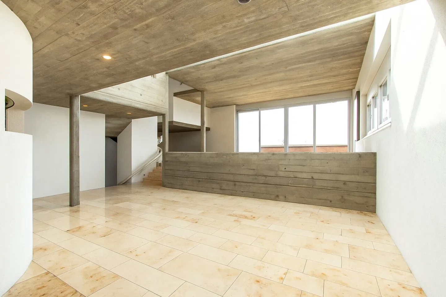Spaziosa casa unifamiliare di 7,5 stanze con vita discreta e vista panoramica - Foto 8 di 27