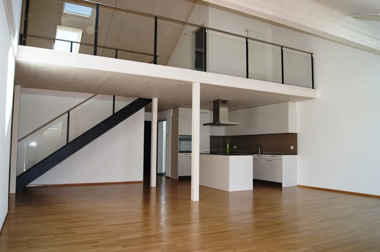 Bright and spacious apartment (226 m2) with gallery - Photo 4 of 12