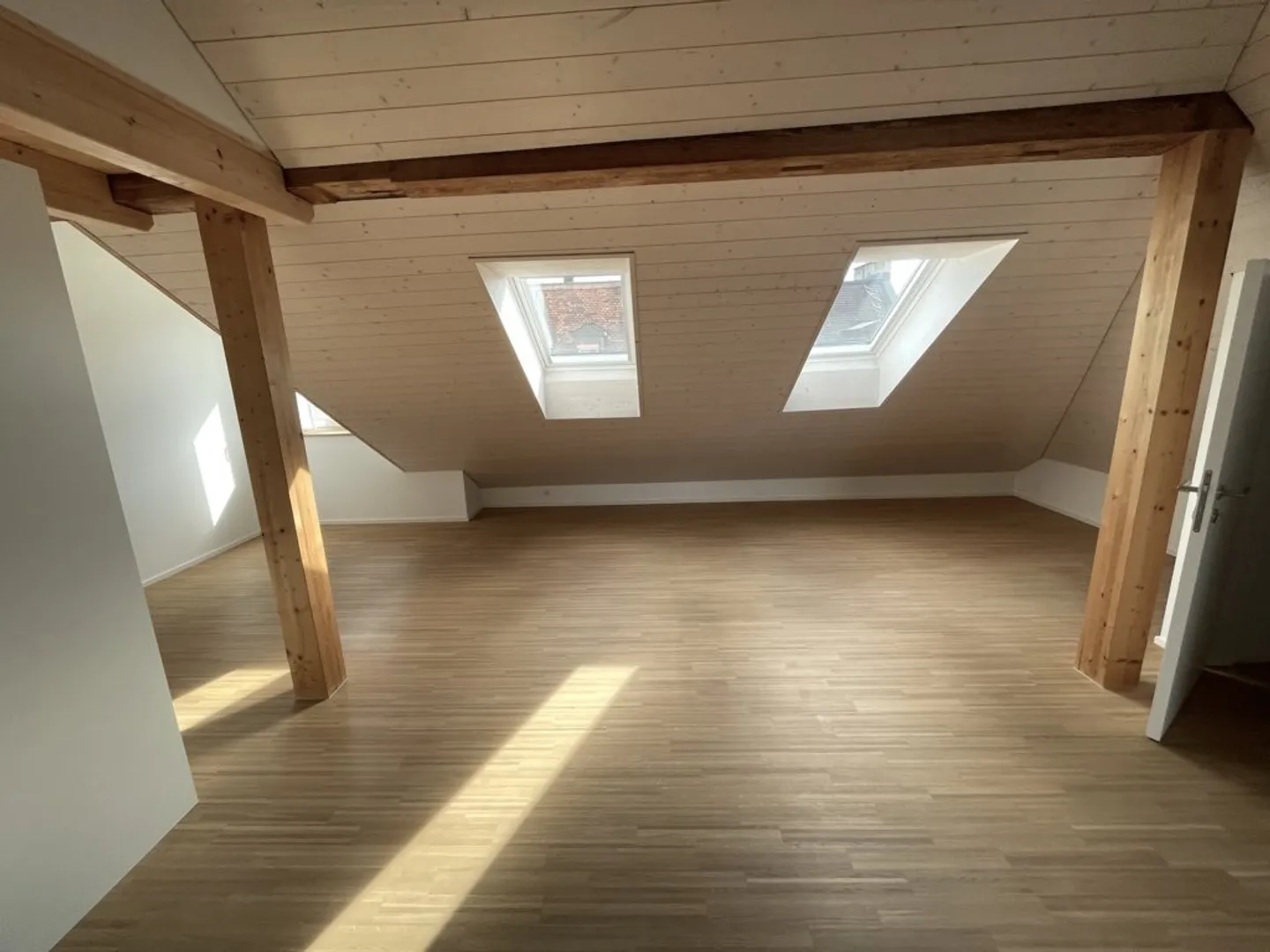 Appartement sous les combles moderne à louer dans un emplacement central dans le quartier 4 de Zurich - Photo 6 sur 7
