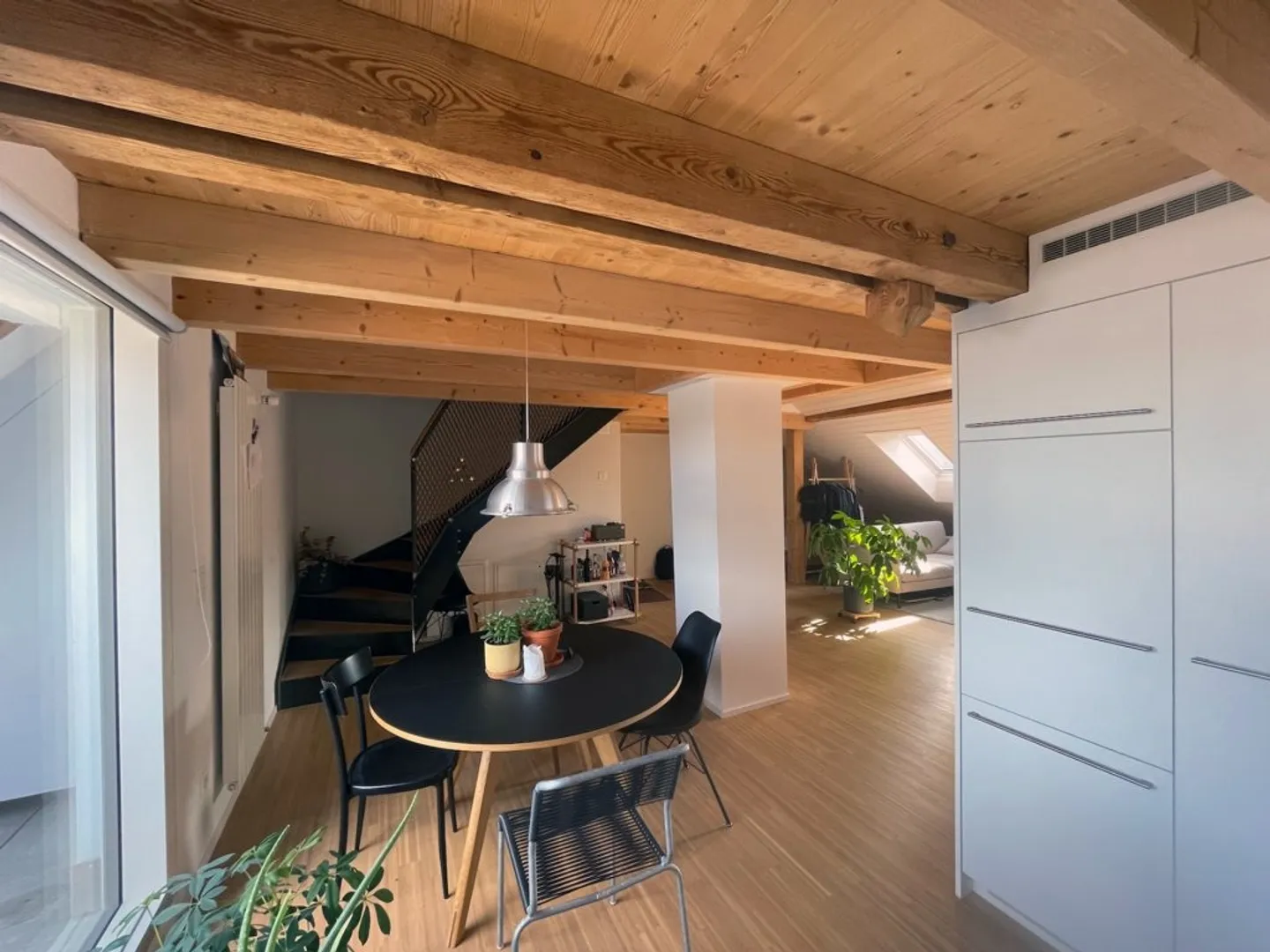 Appartement sous les combles moderne à louer dans un emplacement central dans le quartier 4 de Zurich - Photo 7 sur 7