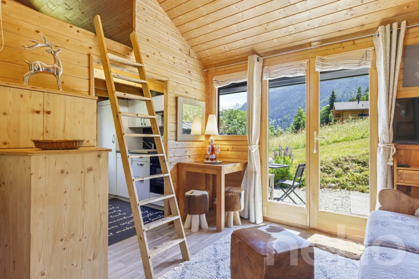 Chalet for sale - Photo 9 of 13