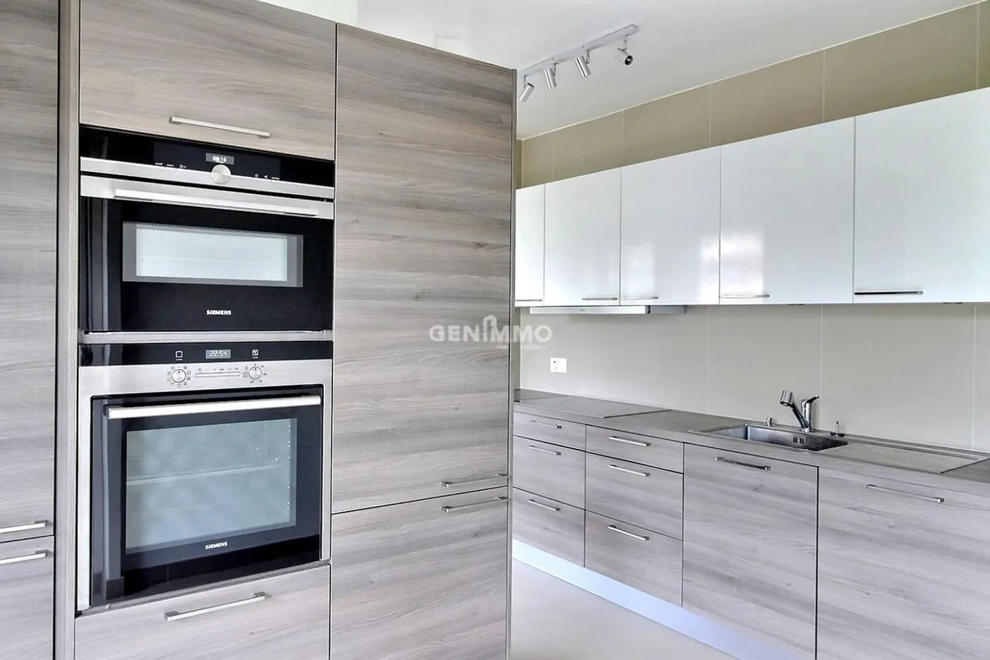 Apartment for rent - Photo 3 of 5