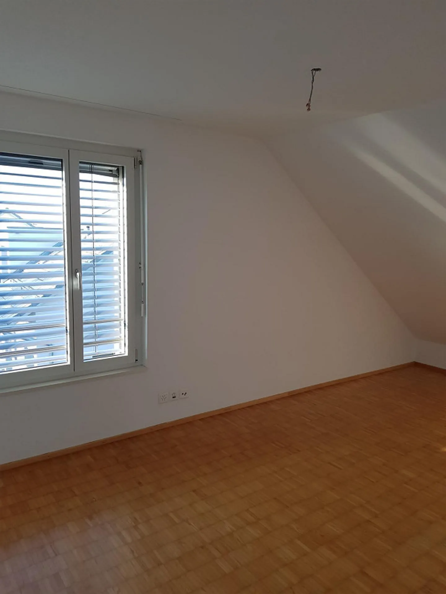 Appartement sous les toits de 4,5 pièces cherche nouveau locataire - Photo 6 sur 15
