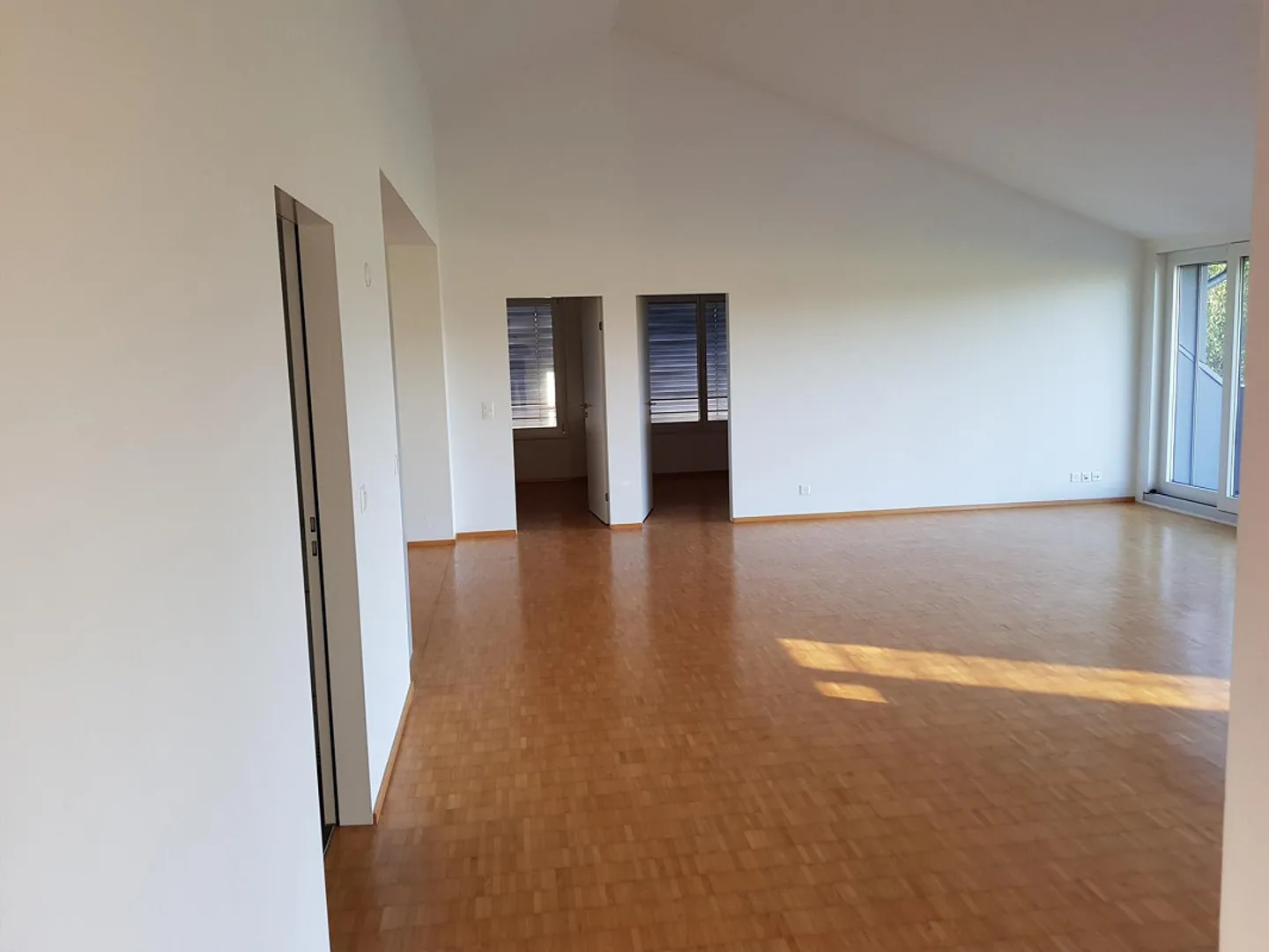 Appartement sous les toits de 4,5 pièces cherche nouveau locataire - Photo 4 sur 15