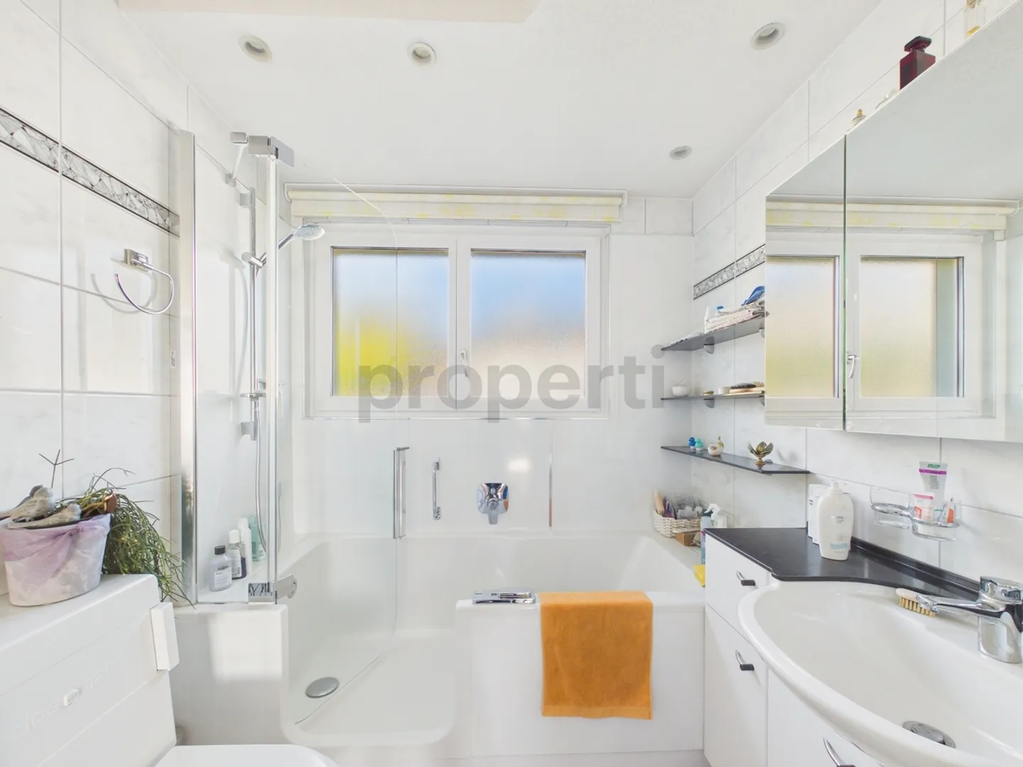 Ampia casa unifamiliare di 7,5 stanze con balcone, Nürensdorf - Foto 11 di 13