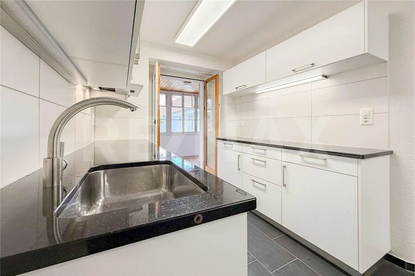 Ampio appartamento di 3,5 locali in posizione centrale a Möhlin in affitto - Foto 1 di 13