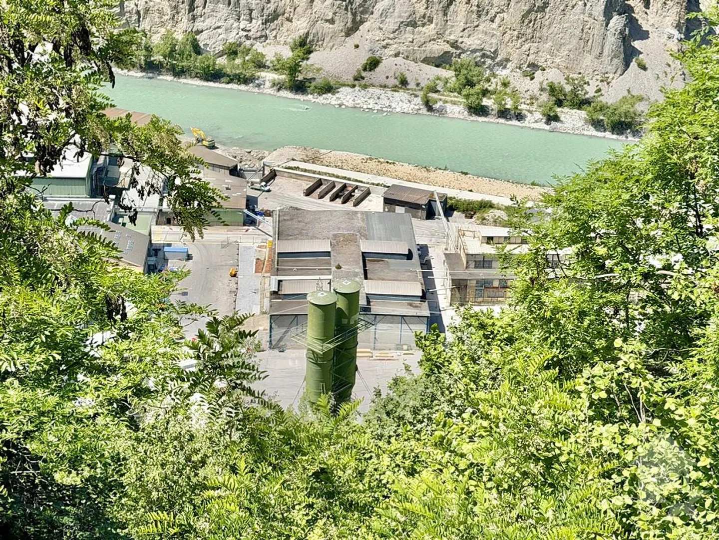 Capannone industriale di 20.500 m3 e 3.131 m2 con accesso sicuro - Foto 12 di 12