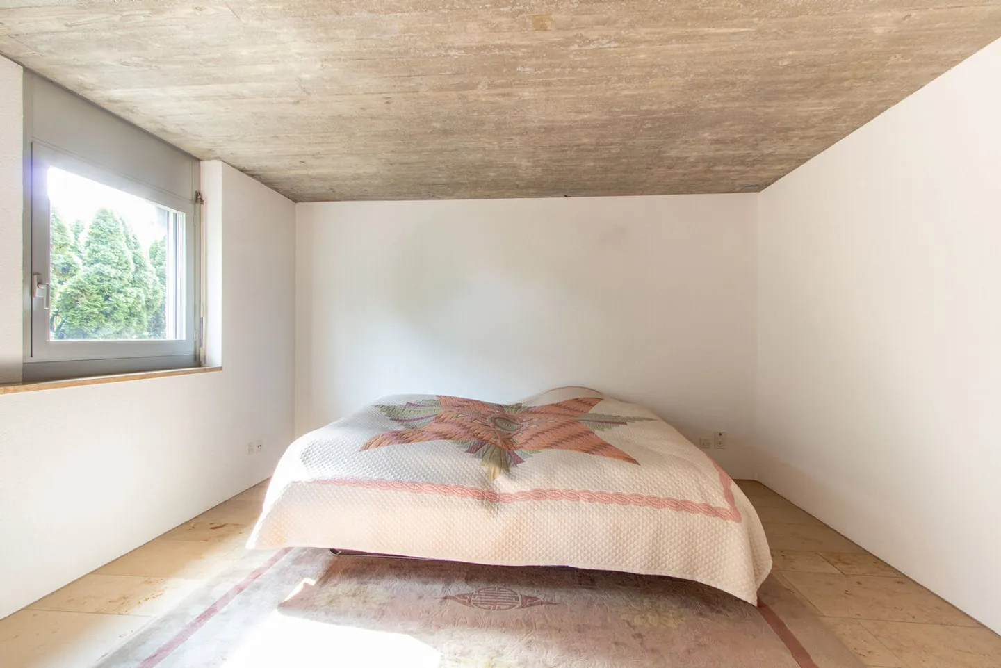 Spaziosa casa unifamiliare di 7,5 stanze con vita discreta e vista panoramica - Foto 13 di 27