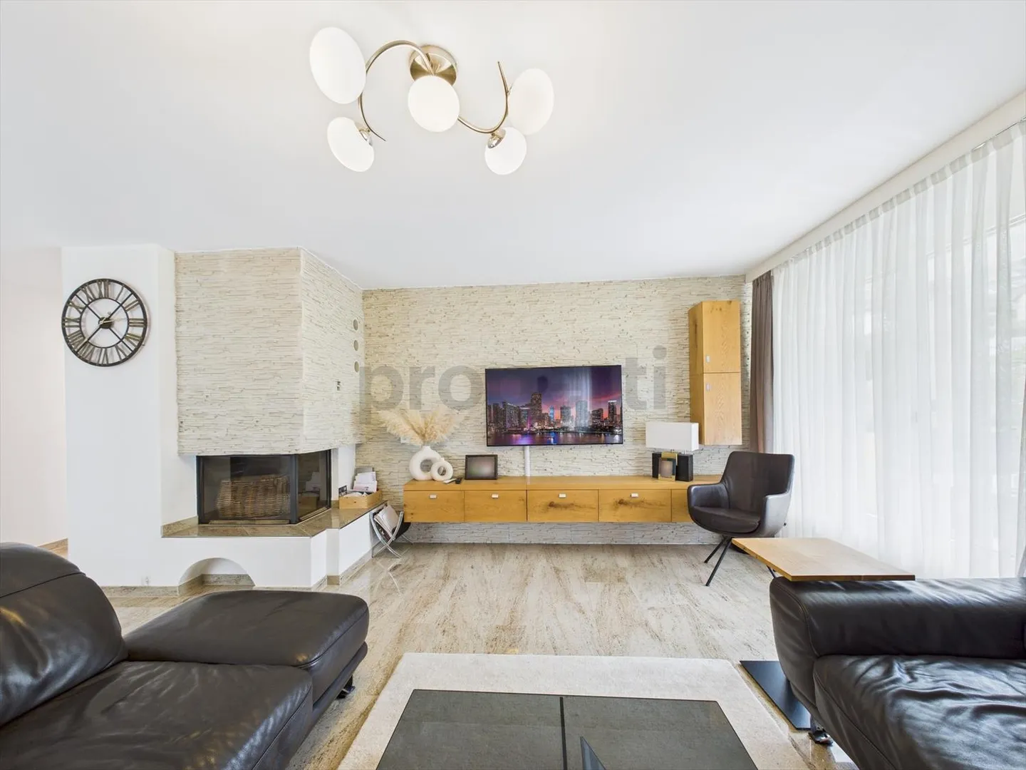 Exklusive 4.5-Zimmer-Gartenwohnung mit großem Garten und moderner Ausstattung - Foto 1 von 13