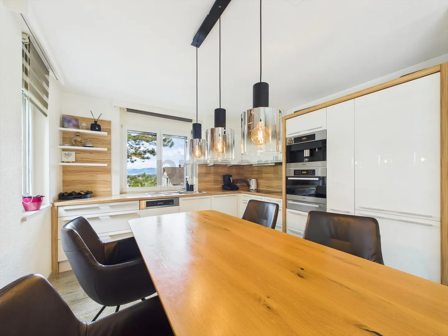 Exklusive 4.5-Zimmer-Gartenwohnung mit großem Garten und moderner Ausstattung - Foto 4 von 13