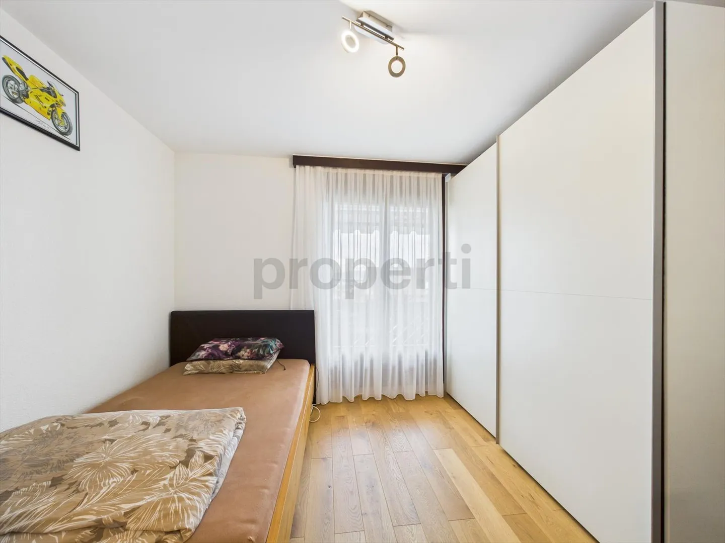 Exklusive 4.5-Zimmer-Gartenwohnung mit großem Garten und moderner Ausstattung - Foto 6 von 13