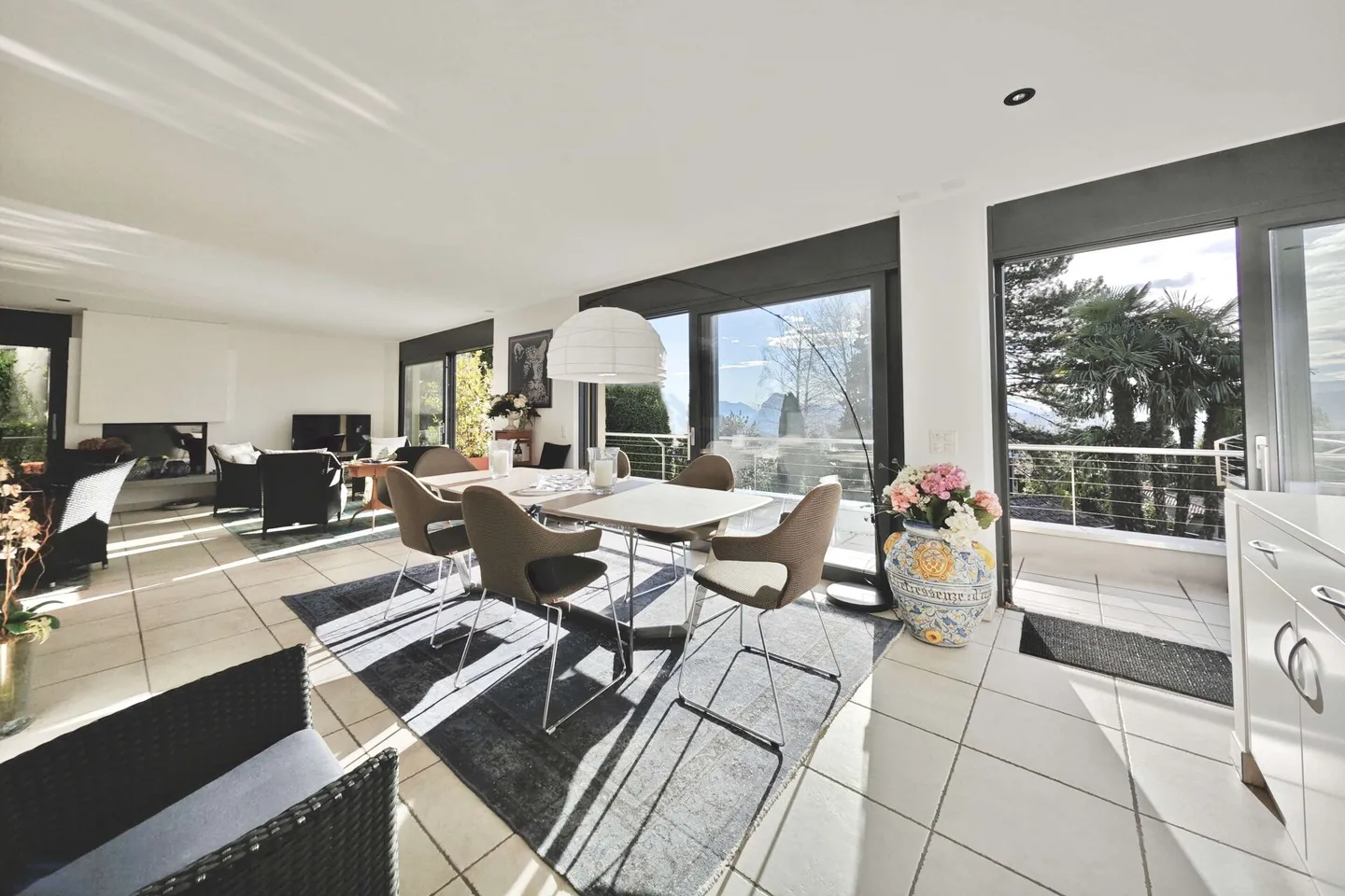 Lugano: Villenartiges Anwesen mit Pool, Garten und privatem Rustico - Foto 5 di 15