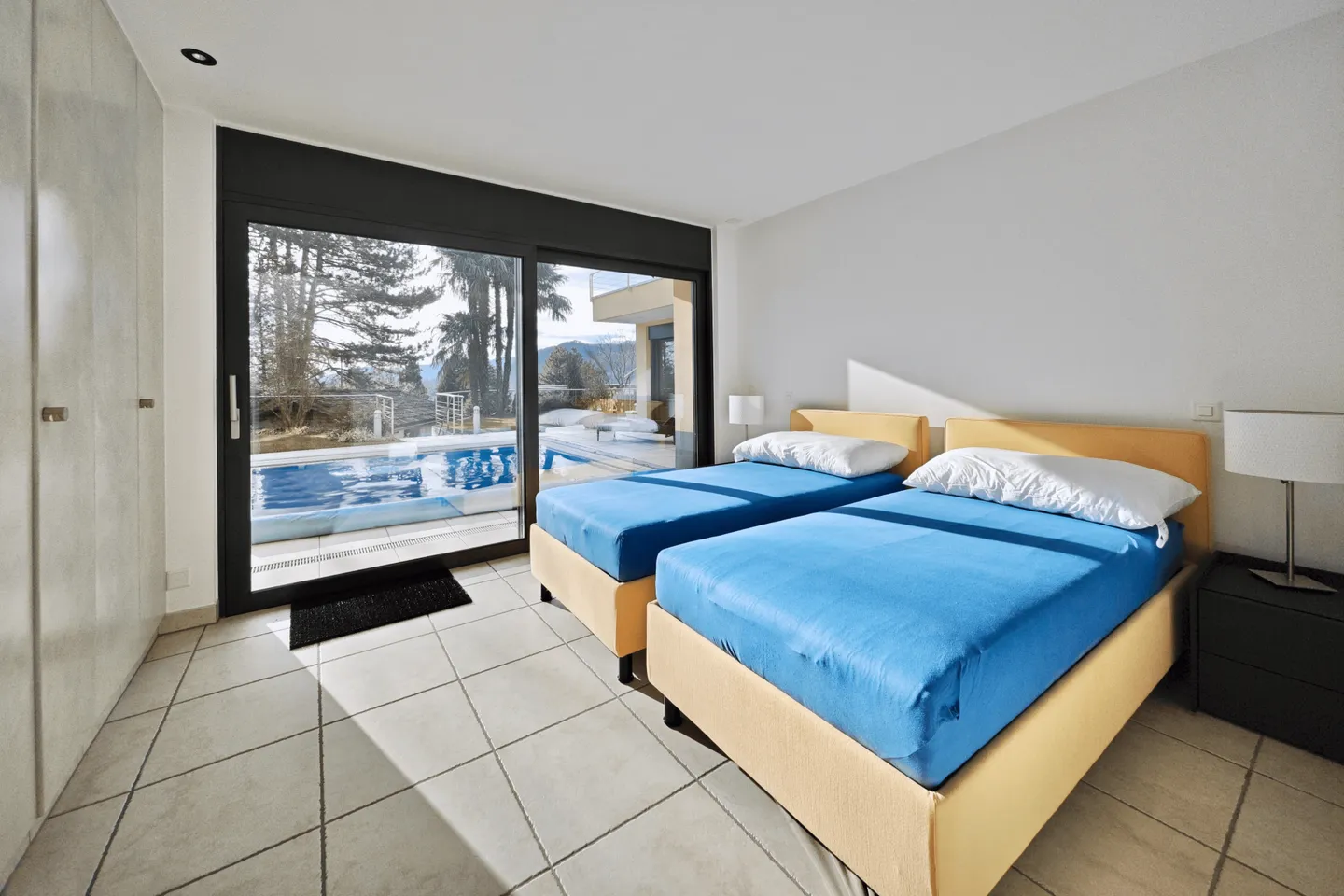 Lugano: Villenartiges Anwesen mit Pool, Garten und privatem Rustico - Foto 10 di 15