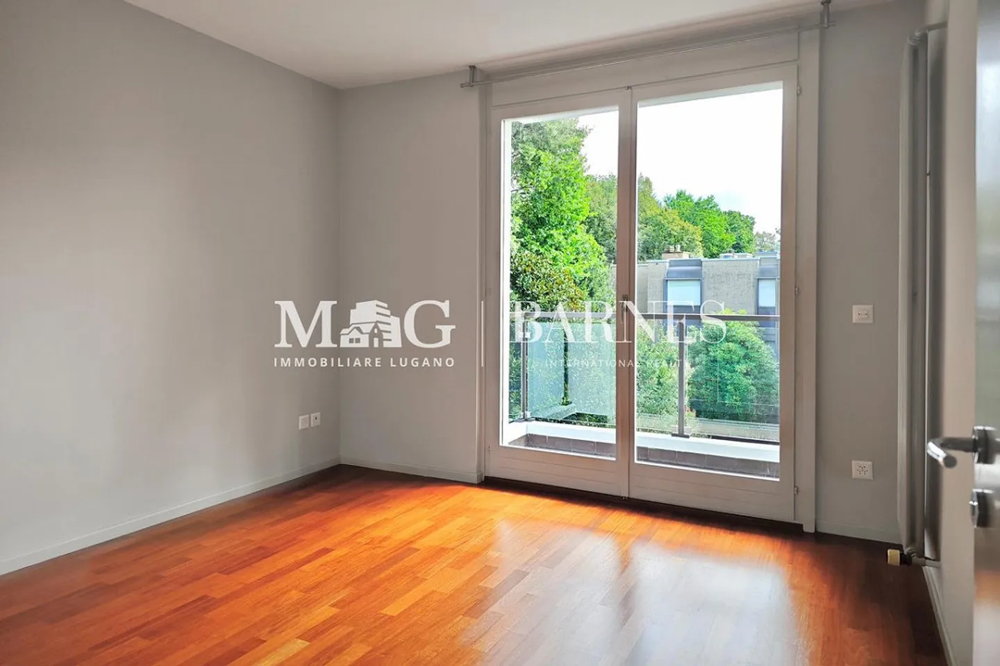 Collina d'Oro Zu Vermieten: 4-Zimmer-Wohnung mit Pool in der Nähe von TASIS - Foto 9 von 13