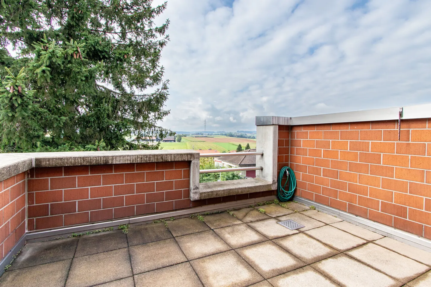 Spaziosa casa unifamiliare di 7,5 stanze con vita discreta e vista panoramica - Foto 19 di 27