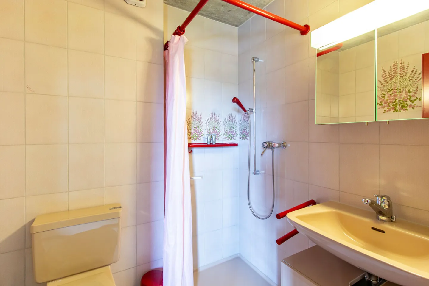 Spaziosa casa unifamiliare di 7,5 stanze con vita discreta e vista panoramica - Foto 23 di 27