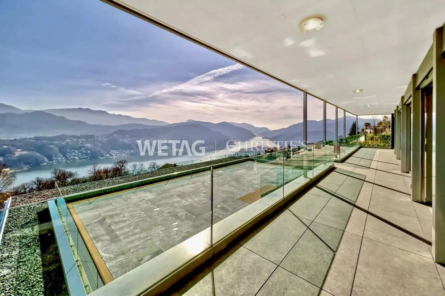 Appartamento prestigioso con vista spettacolare sul lago di Lugano... - Foto 2 di 12