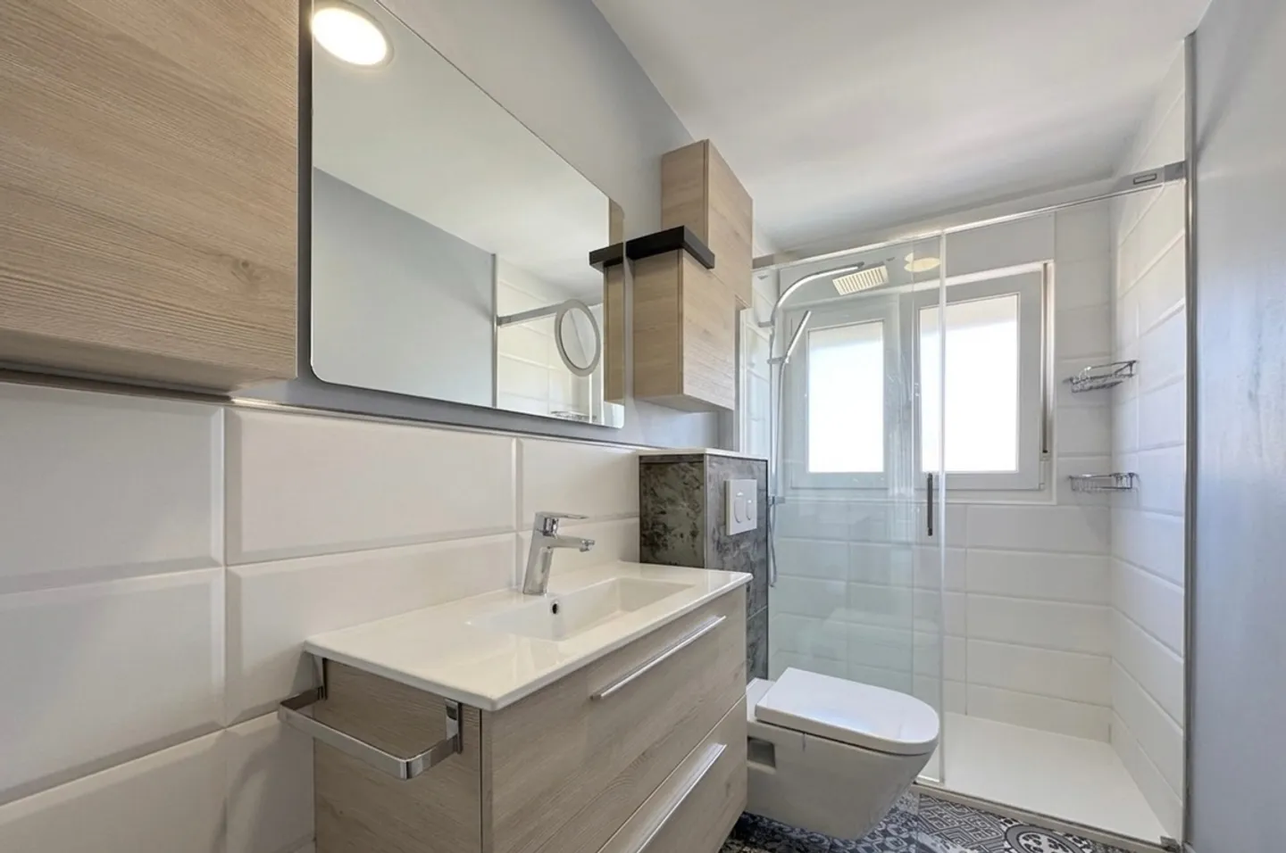 Renovated Family Home with Garden - Photo 7 of 11