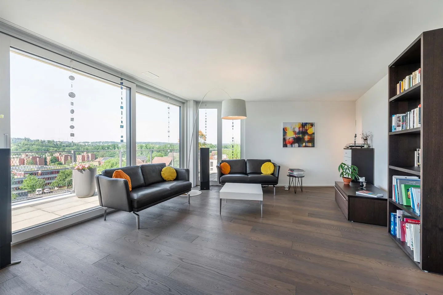 Large Penthouse Apartment with Dreamlike View - Photo 4 of 9