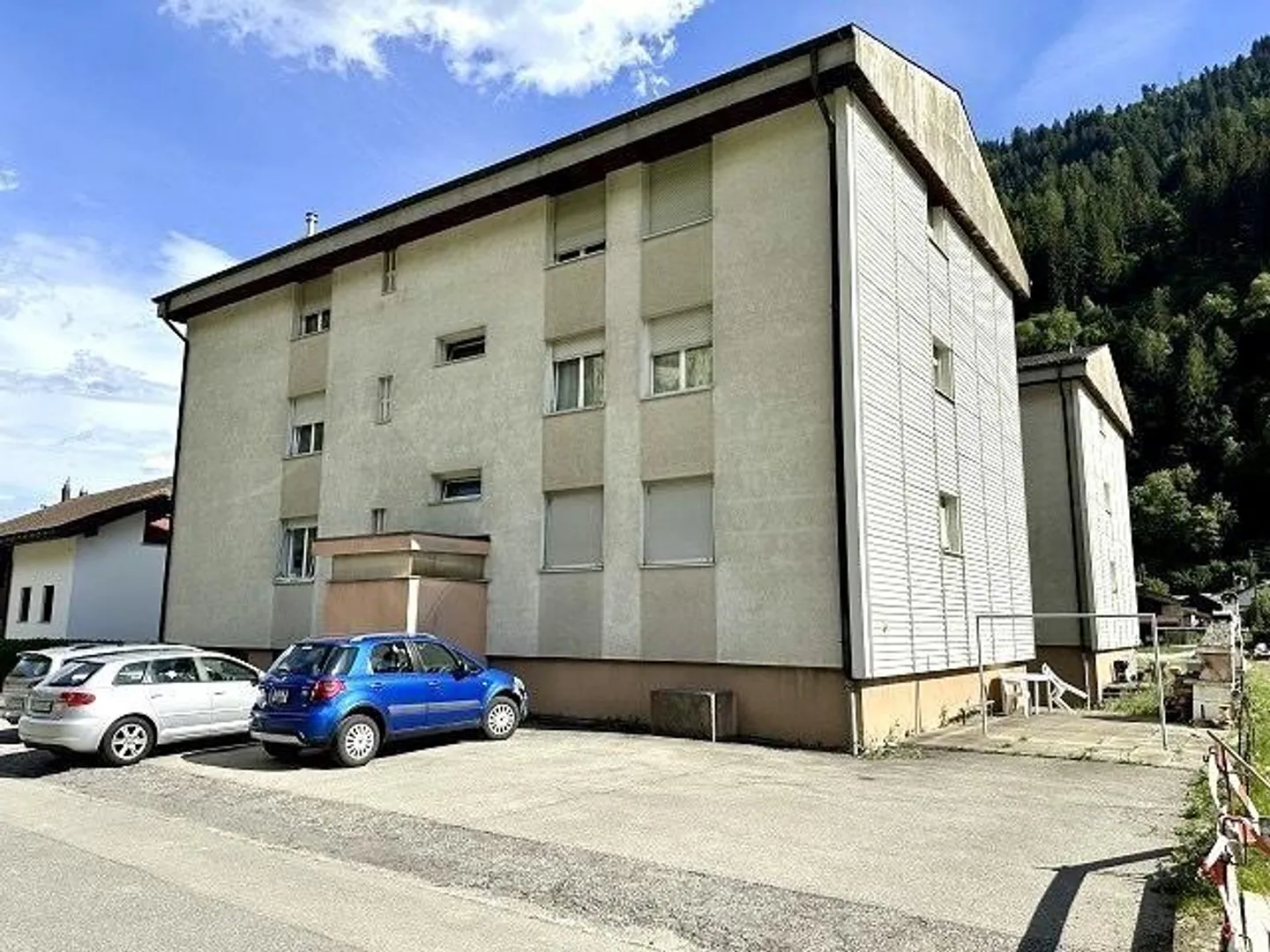 Appartamento di 4 stanze al 1° piano in una posizione tranquilla e soleggiata con vista - Foto 1 di 25