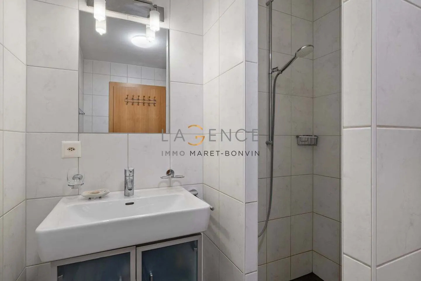 Appartement avec 3,5 pièces, véranda et surface de pelouse de 80m2 - Photo 8 sur 11