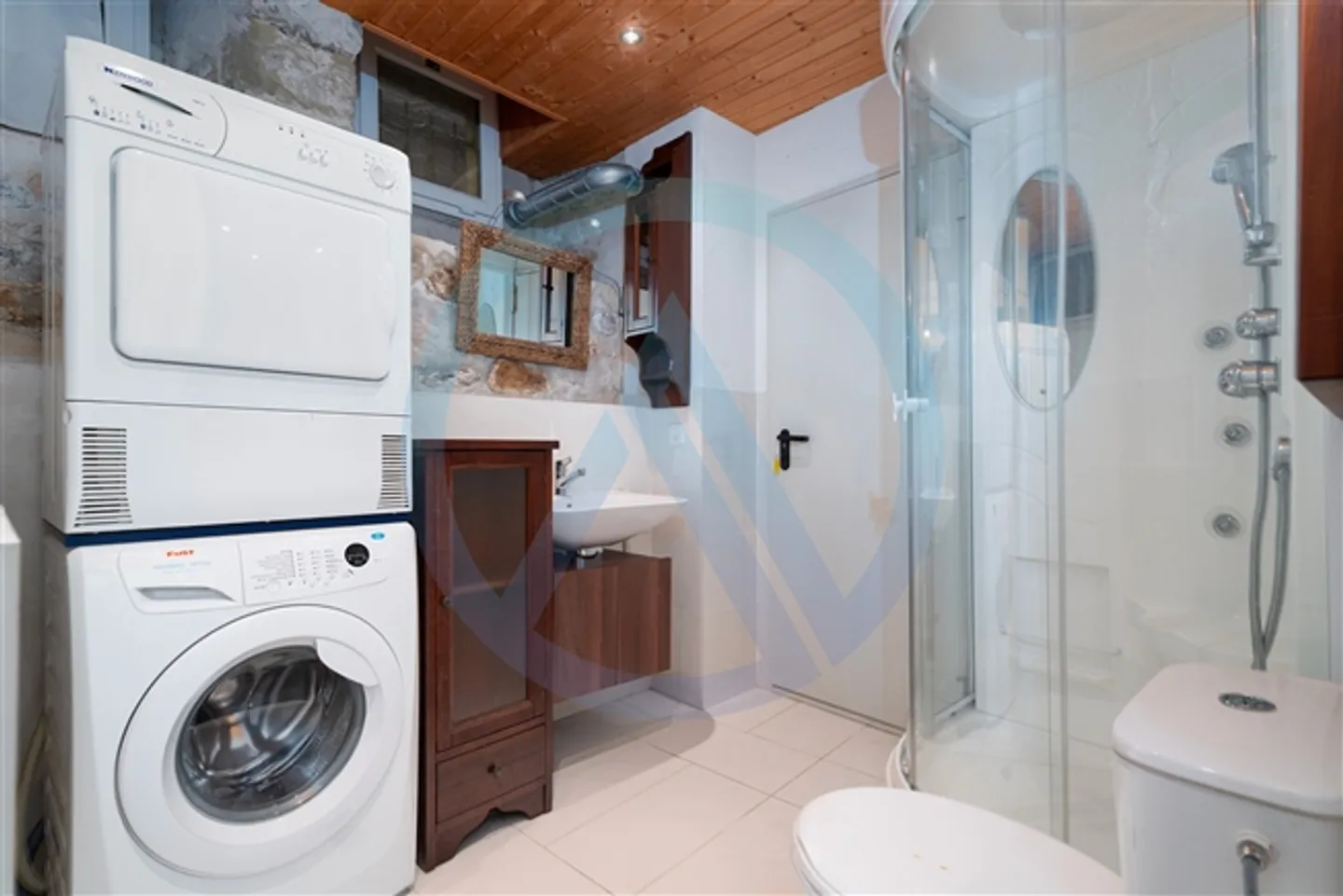 Casa di villaggio con 2 appartamenti indipendenti nel cuore del villaggio storico - Foto 14 di 17