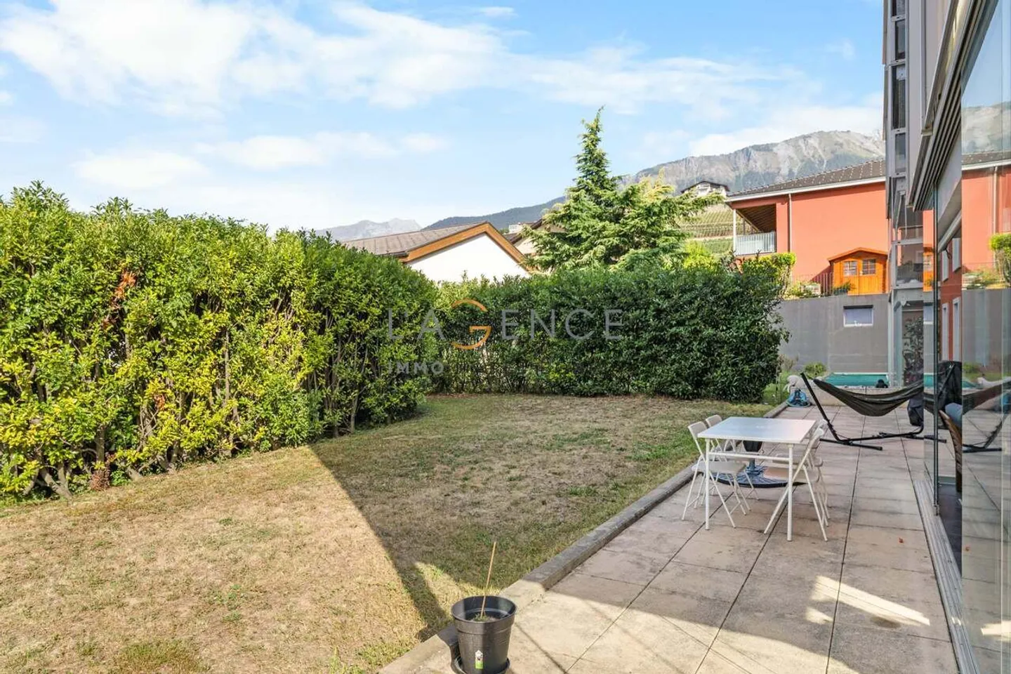 Appartement avec 3,5 pièces, véranda et surface de pelouse de 80m2 - Photo 10 sur 11